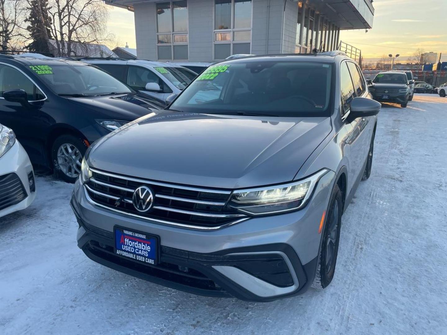 2022 SILVER VOLKSWAGEN TIGUAN SE (3VV2B7AX8NM) with an 2.0L engine, Automatic transmission, located at 929 East 8th Ave, Anchorage, AK, 99501, (907) 274-2277, 61.214783, -149.866074 - Photo#0