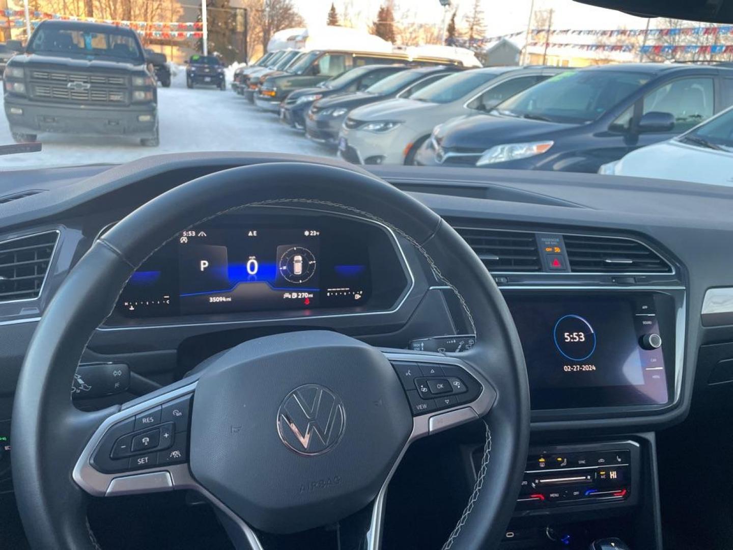 2022 SILVER VOLKSWAGEN TIGUAN SE (3VV2B7AX8NM) with an 2.0L engine, Automatic transmission, located at 929 East 8th Ave, Anchorage, AK, 99501, (907) 274-2277, 61.214783, -149.866074 - Photo#4