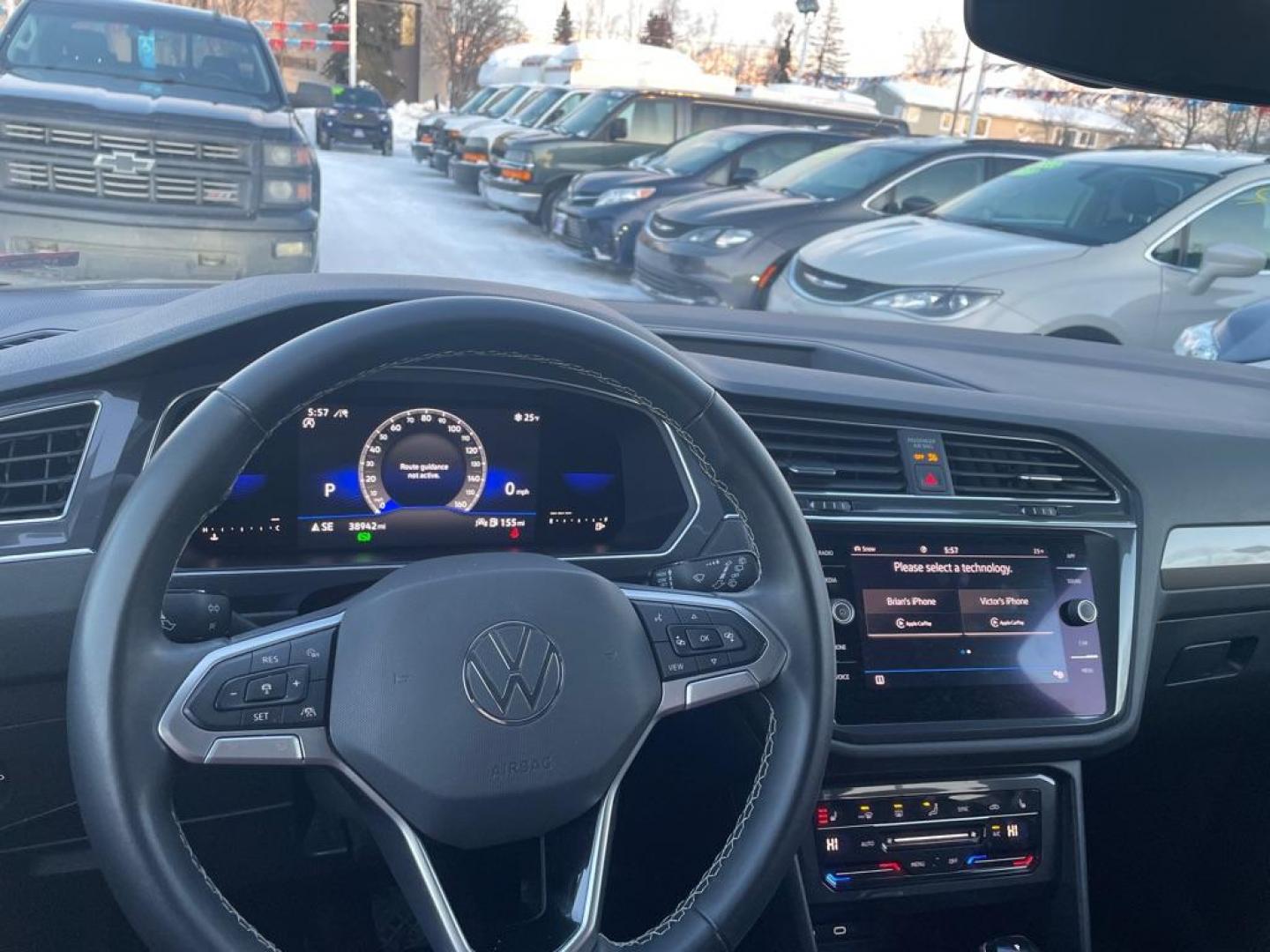 2022 GRAY VOLKSWAGEN TIGUAN SE (3VV2B7AX2NM) with an 2.0L engine, Automatic transmission, located at 929 East 8th Ave, Anchorage, AK, 99501, (907) 274-2277, 61.214783, -149.866074 - Photo#4