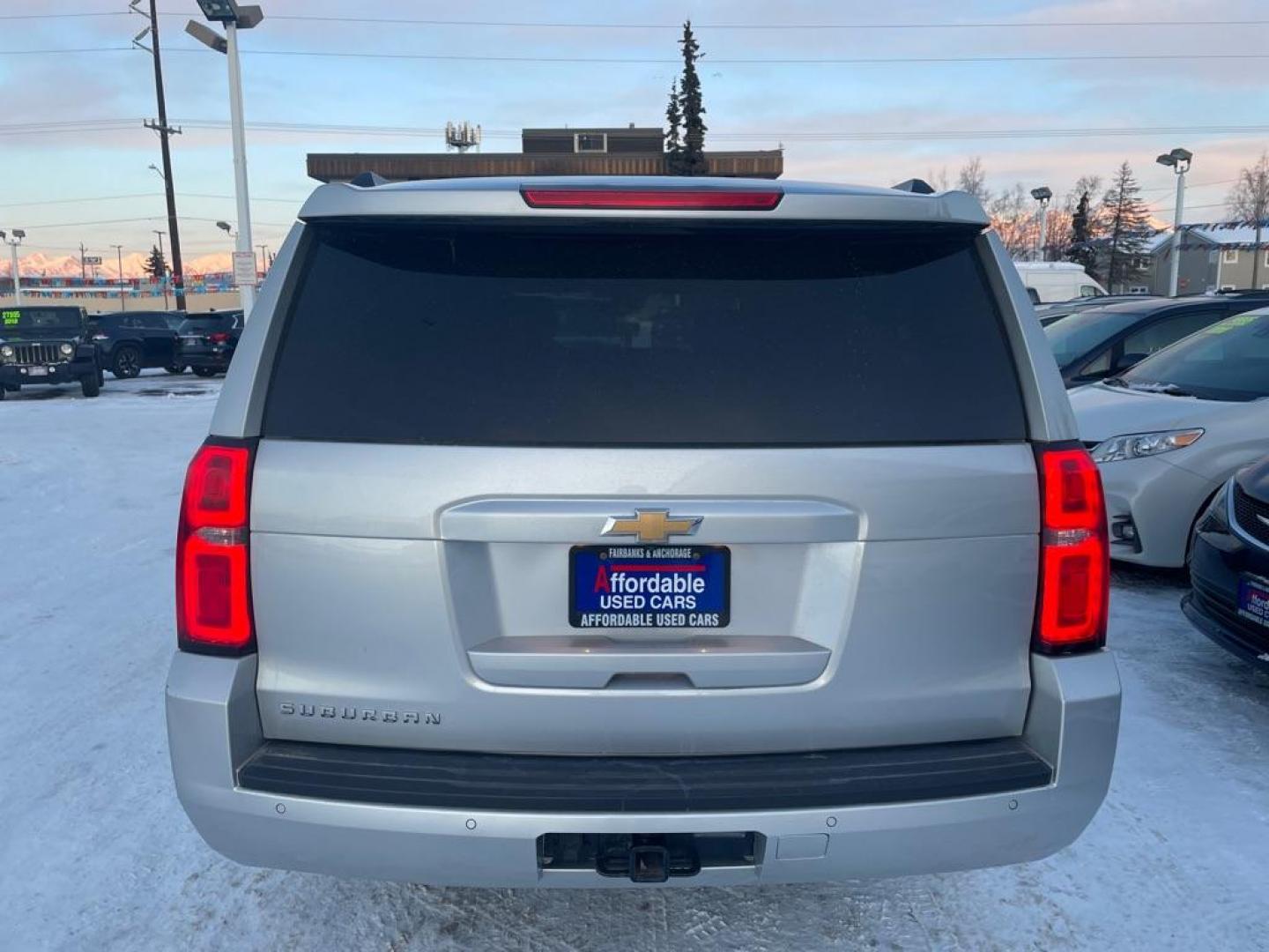 2019 SILVER CHEVROLET SUBURBAN 1500 LT (1GNSKHKC7KR) with an 5.3L engine, Automatic transmission, located at 929 East 8th Ave, Anchorage, AK, 99501, (907) 274-2277, 61.214783, -149.866074 - Photo#2