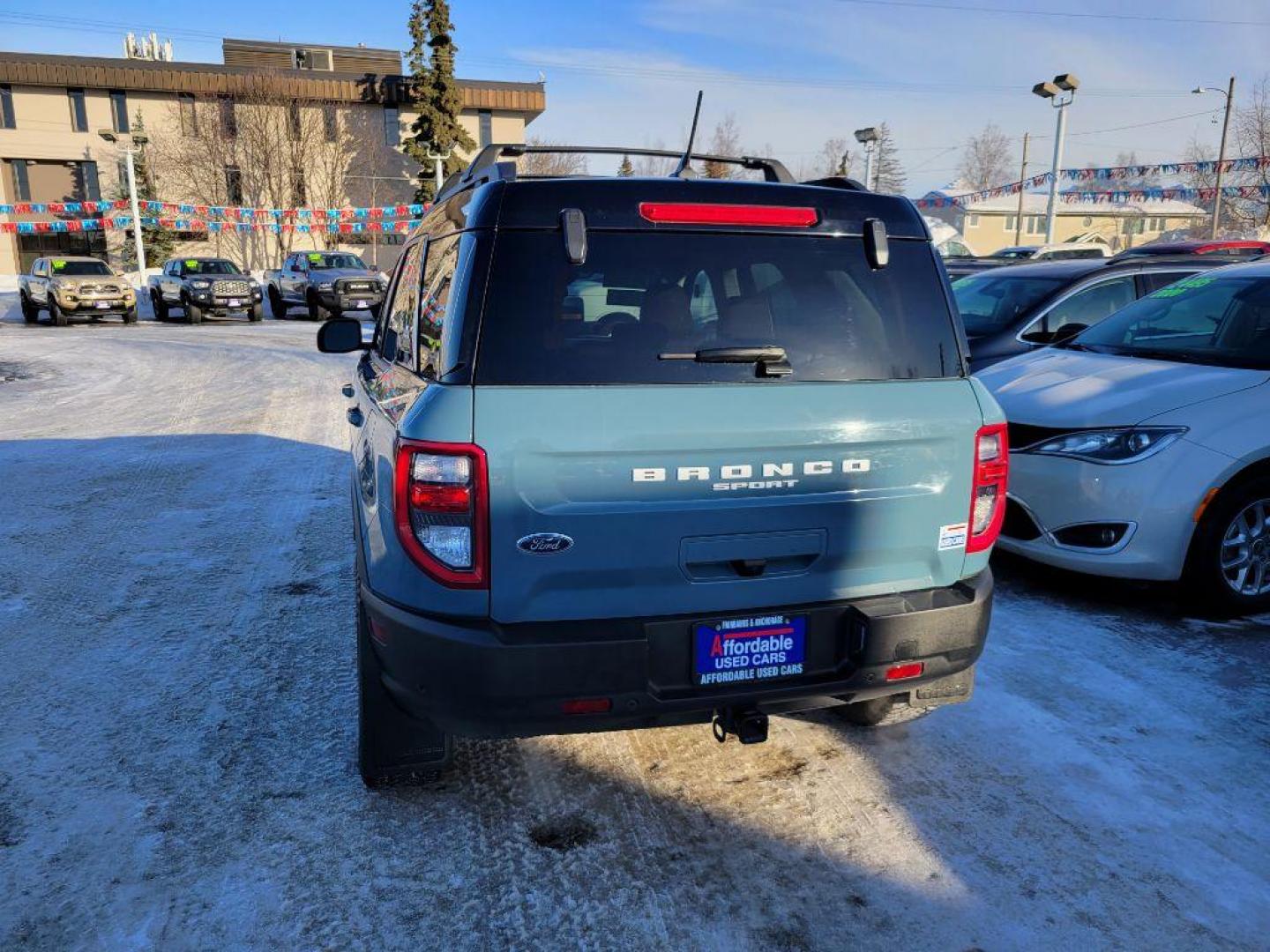 2022 BLUE FORD BRONCO SPORT BADLANDS (3FMCR9D91NR) with an 2.0L engine, Automatic transmission, located at 929 East 8th Ave, Anchorage, AK, 99501, (907) 274-2277, 61.214783, -149.866074 - Photo#2