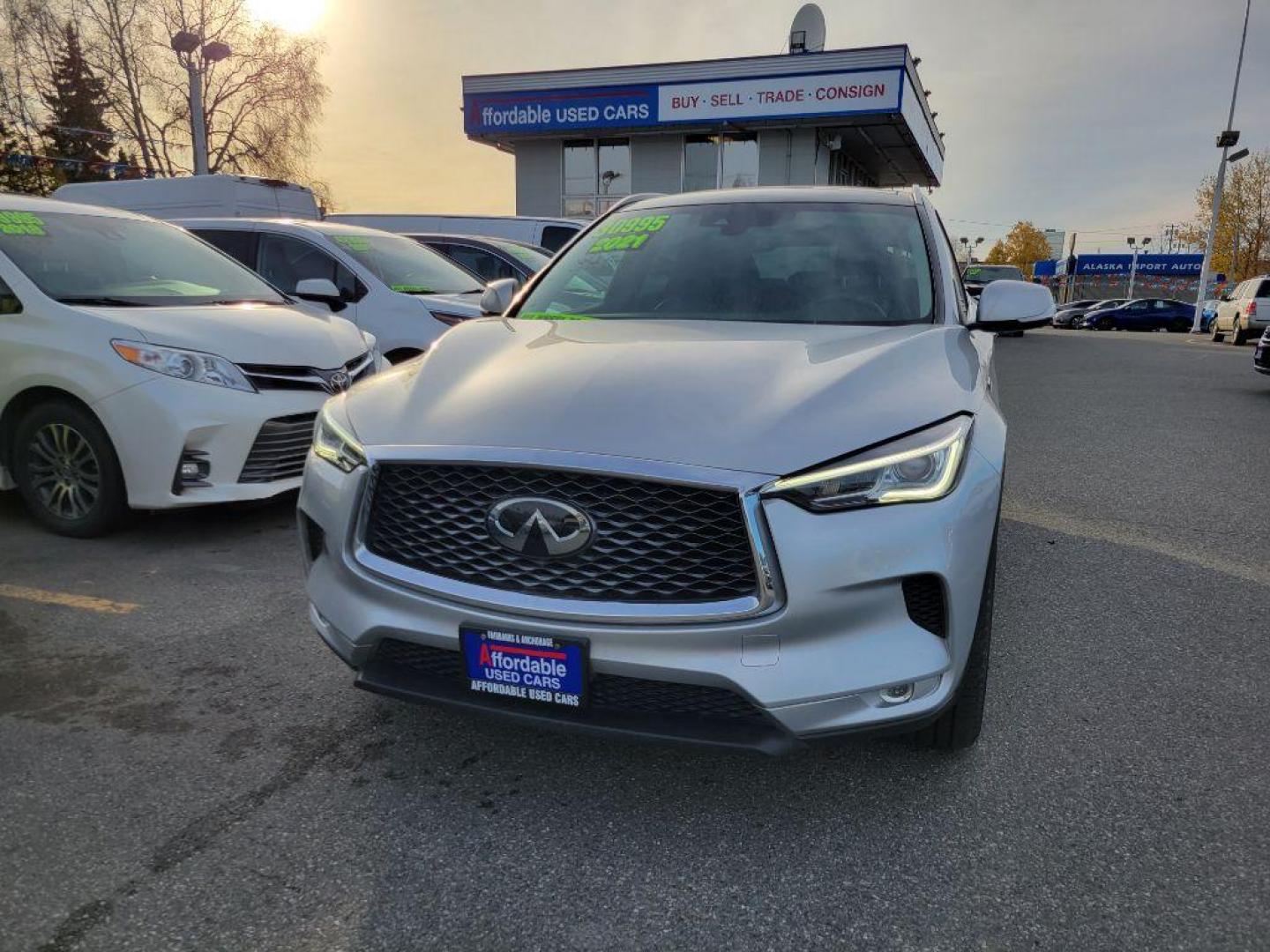 2021 SILVER INFINITI QX50 LUXE LUXE (3PCAJ5BB3MF) with an 2.0L engine, Continuously Variable transmission, located at 929 East 8th Ave, Anchorage, AK, 99501, (907) 274-2277, 61.214783, -149.866074 - Photo#0