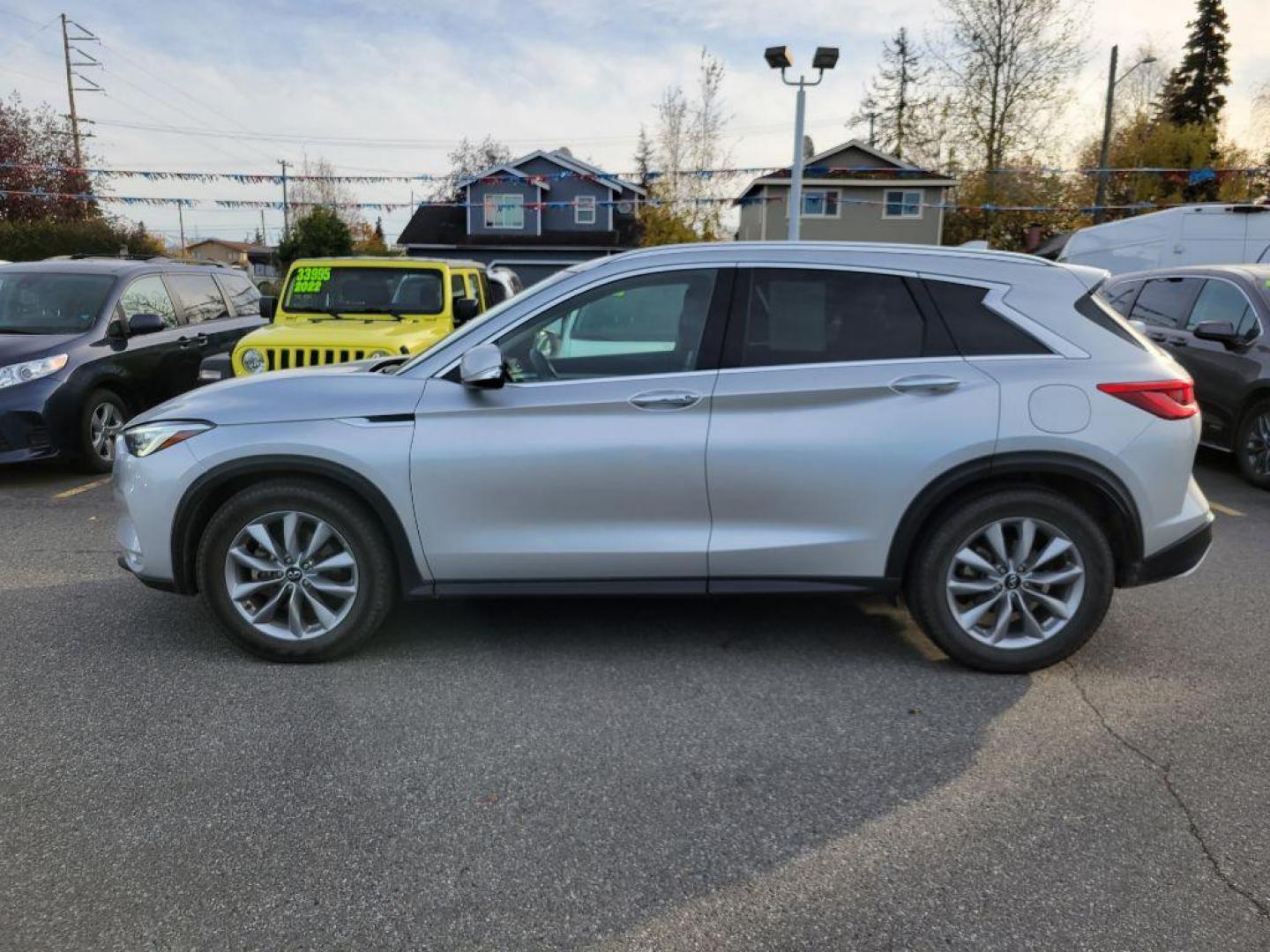 2021 SILVER INFINITI QX50 LUXE LUXE (3PCAJ5BB3MF) with an 2.0L engine, Continuously Variable transmission, located at 929 East 8th Ave, Anchorage, AK, 99501, (907) 274-2277, 61.214783, -149.866074 - Photo#1