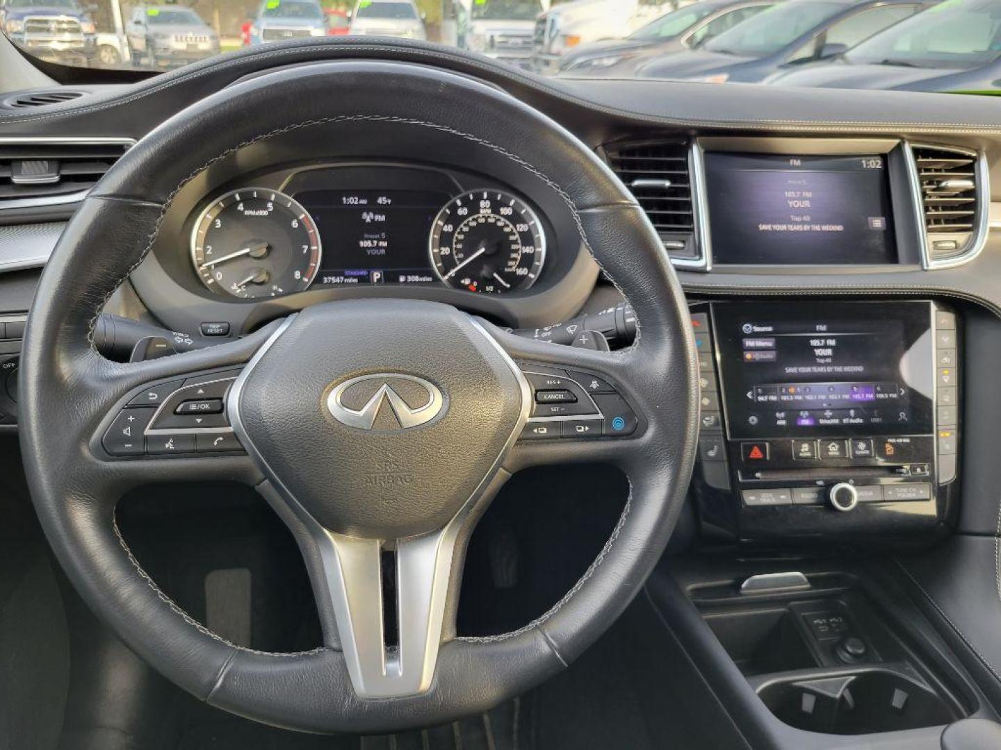 2021 SILVER INFINITI QX50 LUXE LUXE (3PCAJ5BB3MF) with an 2.0L engine, Continuously Variable transmission, located at 929 East 8th Ave, Anchorage, AK, 99501, (907) 274-2277, 61.214783, -149.866074 - Photo#4