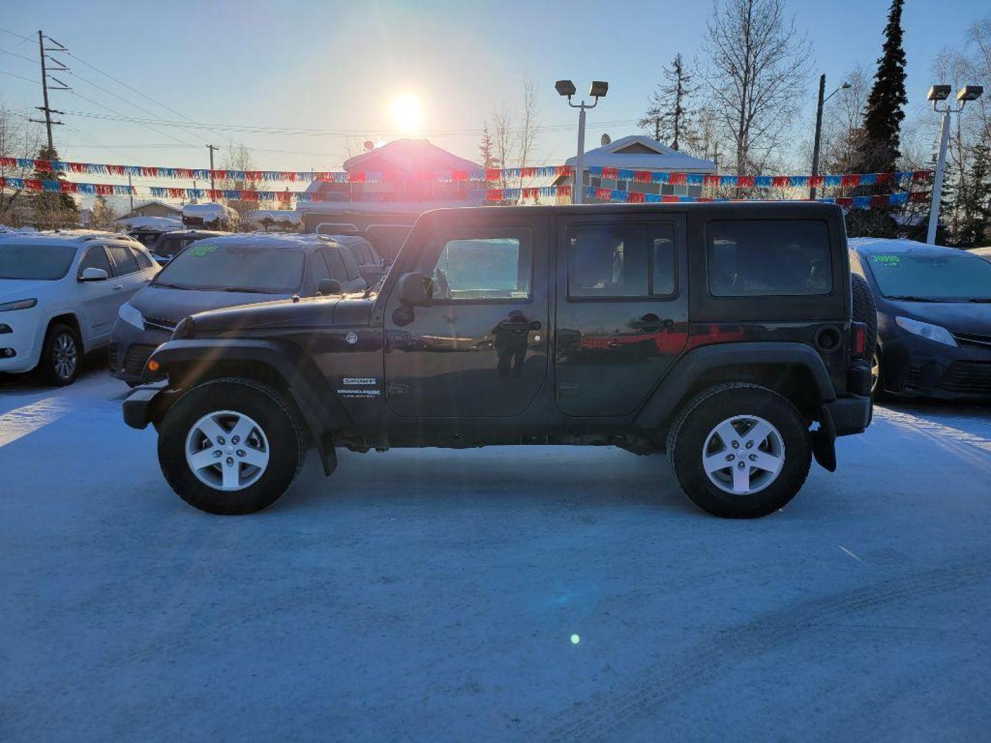 2018 GRAY JEEP WRANGLER UNLIMI SPORT (1C4BJWDG1JL) with an 3.6L engine, Automatic transmission, located at 929 East 8th Ave, Anchorage, AK, 99501, (907) 274-2277, 61.214783, -149.866074 - Photo#1