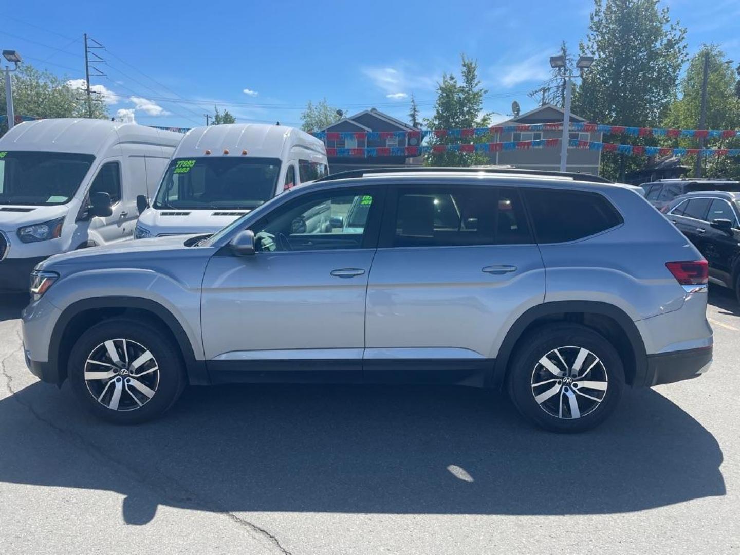 2021 SILVER VOLKSWAGEN ATLAS SE SE (1V2LP2CA0MC) with an 2.0L engine, Automatic transmission, located at 929 East 8th Ave, Anchorage, AK, 99501, (907) 274-2277, 61.214783, -149.866074 - Photo#1