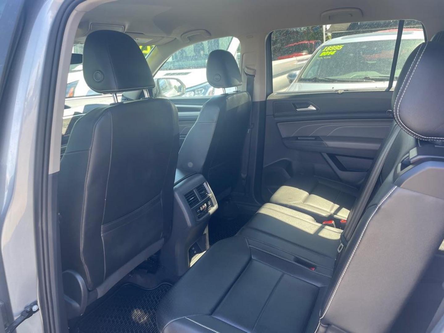 2021 SILVER VOLKSWAGEN ATLAS SE SE (1V2LP2CA0MC) with an 2.0L engine, Automatic transmission, located at 929 East 8th Ave, Anchorage, AK, 99501, (907) 274-2277, 61.214783, -149.866074 - Photo#3