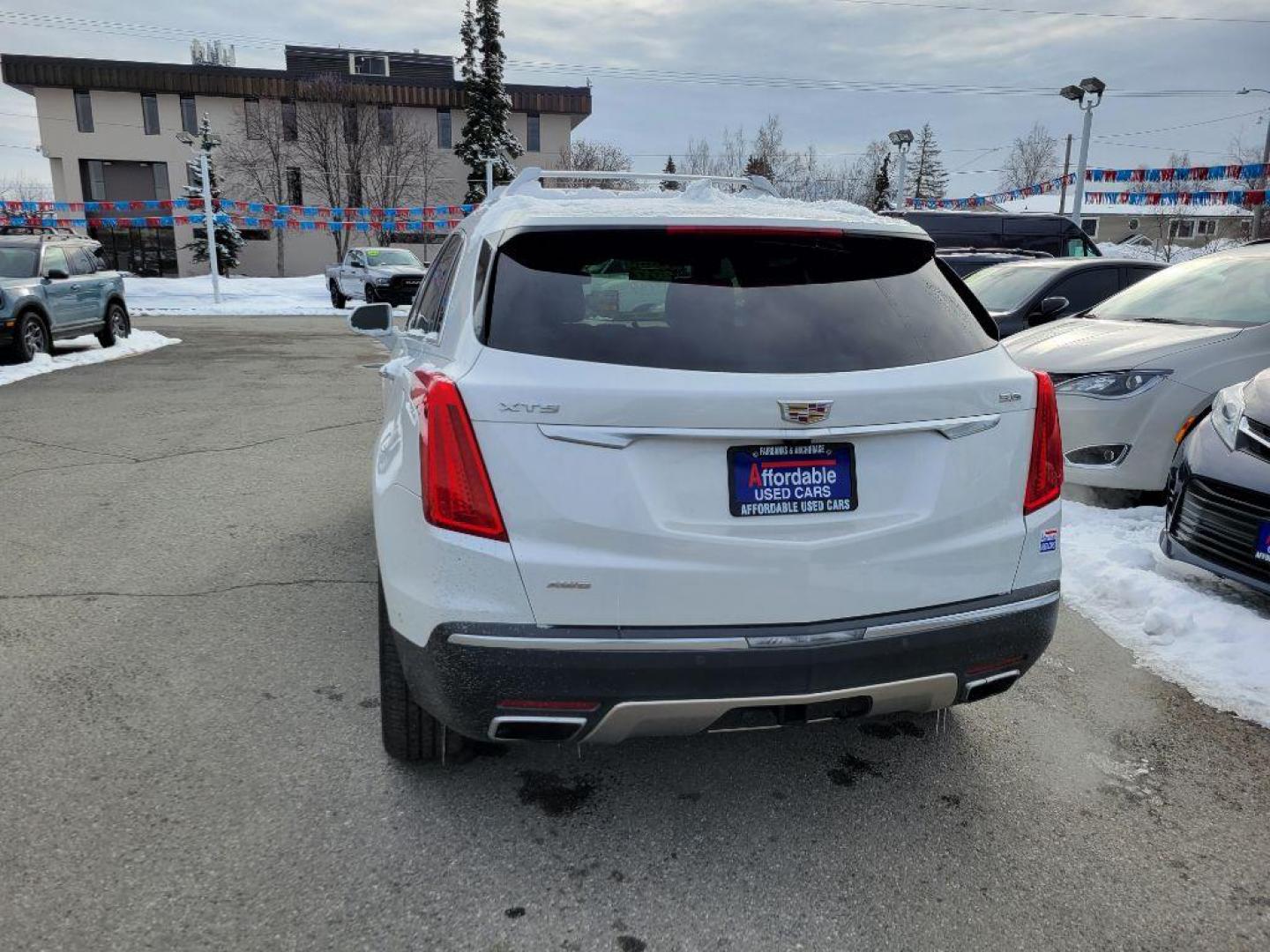 2017 WHITE CADILLAC XT5 PLATINUM (1GYKNFRS5HZ) with an 3.6L engine, Automatic transmission, located at 929 East 8th Ave, Anchorage, AK, 99501, (907) 274-2277, 61.214783, -149.866074 - Photo#2