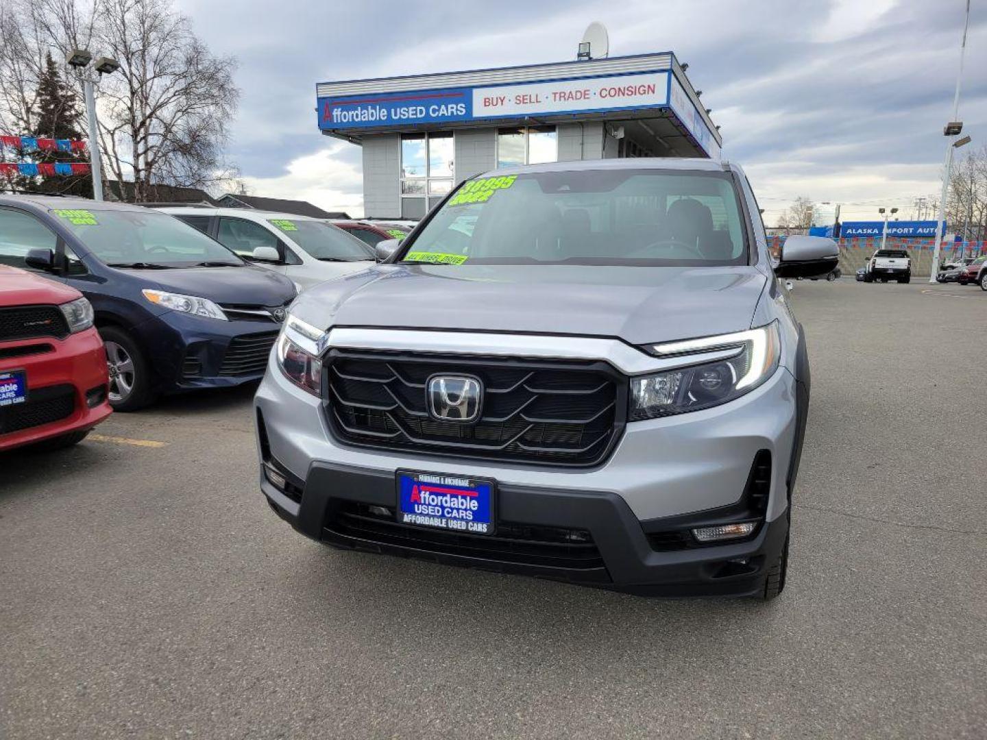 2022 GRY HONDA RIDGELINE RTL (5FPYK3F71NB) with an 3.5L engine, Automatic transmission, located at 929 East 8th Ave, Anchorage, AK, 99501, (907) 274-2277, 61.214783, -149.866074 - Photo#0