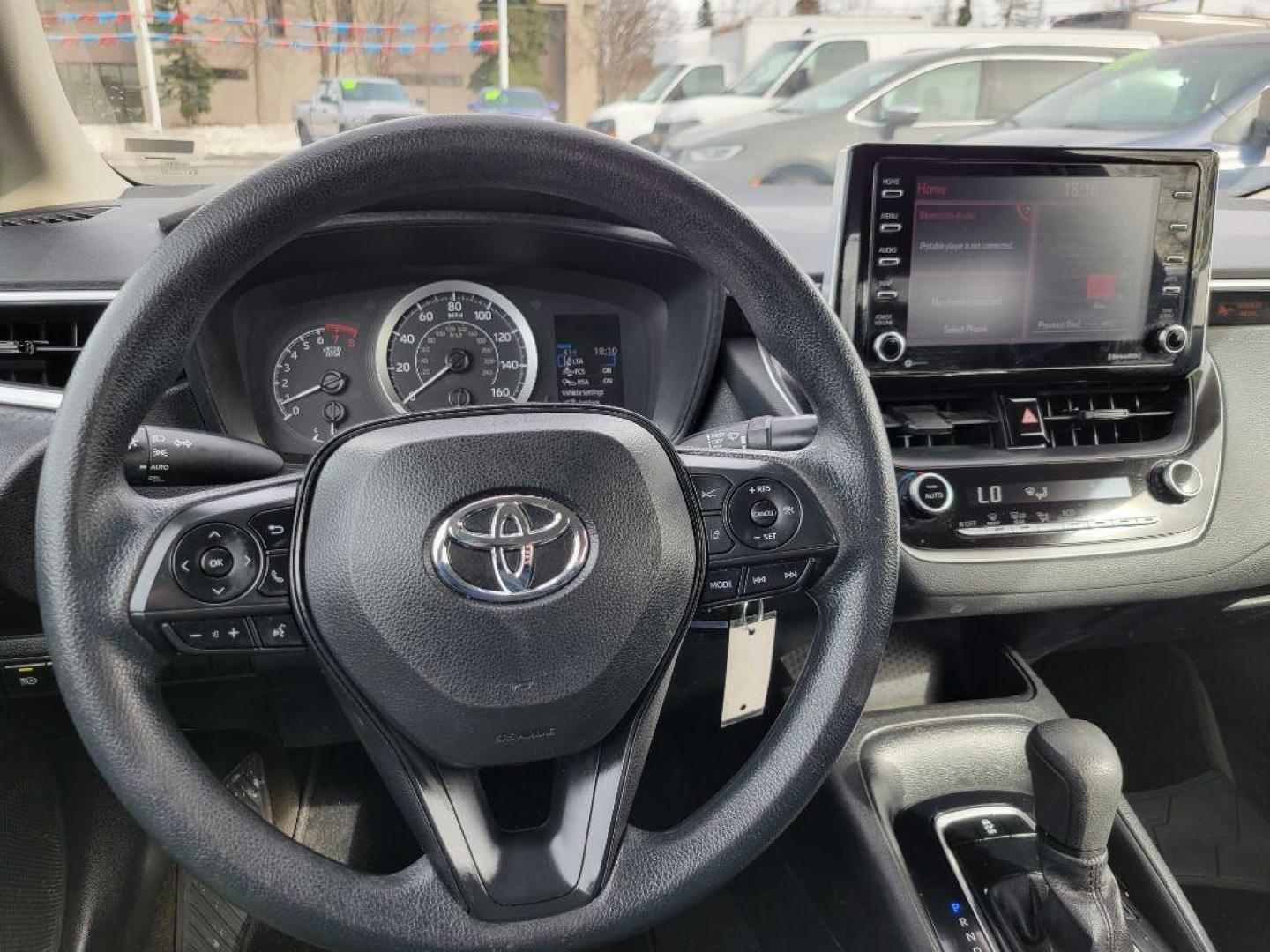 2021 SILVER TOYOTA COROLLA LE (5YFEPMAE0MP) with an 1.8L engine, Continuously Variable transmission, located at 929 East 8th Ave, Anchorage, AK, 99501, (907) 274-2277, 61.214783, -149.866074 - Photo#4