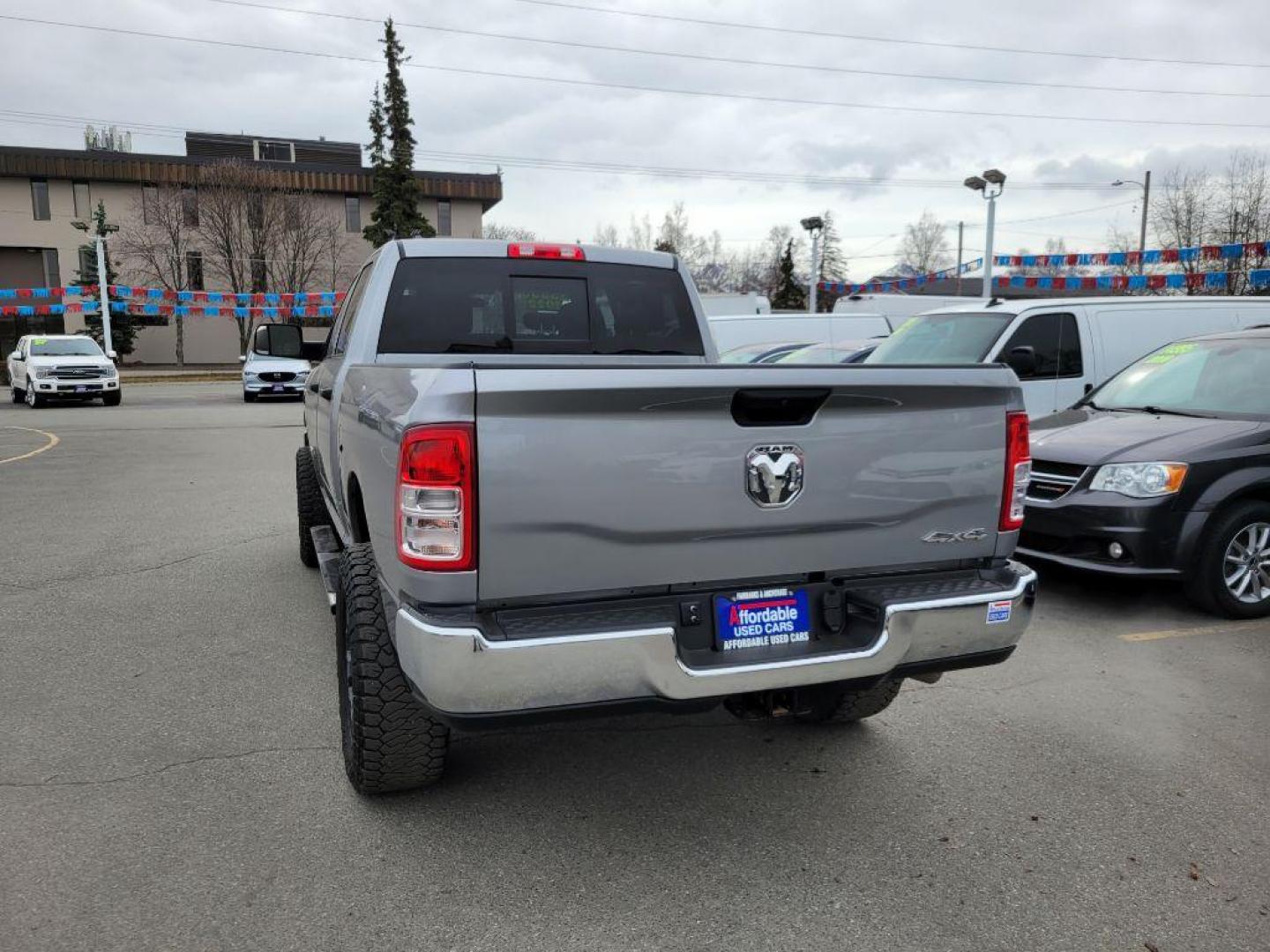 2022 SILVER RAM 2500 TRADESMAN (3C6UR5CJ6NG) with an 6.4L engine, Automatic transmission, located at 929 East 8th Ave, Anchorage, AK, 99501, (907) 274-2277, 61.214783, -149.866074 - Photo#2