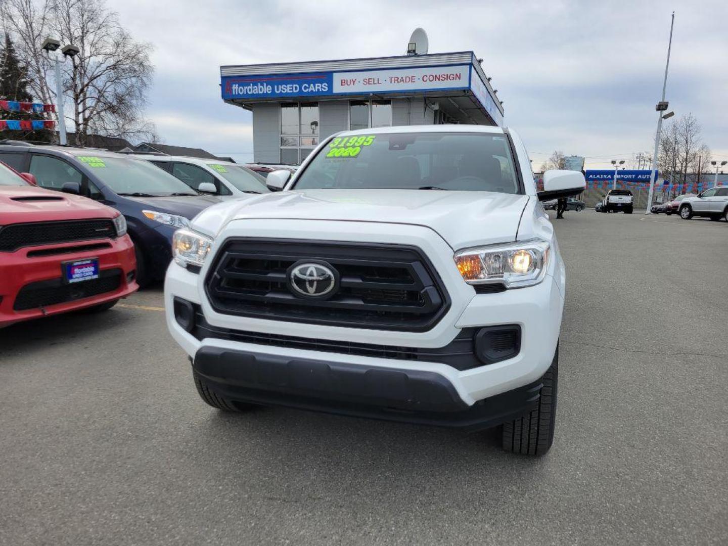 2020 WHITE TOYOTA TACOMA DOUBLE CAB (3TMCZ5AN7LM) with an 3.5L engine, Automatic transmission, located at 929 East 8th Ave, Anchorage, AK, 99501, (907) 274-2277, 61.214783, -149.866074 - Photo#0