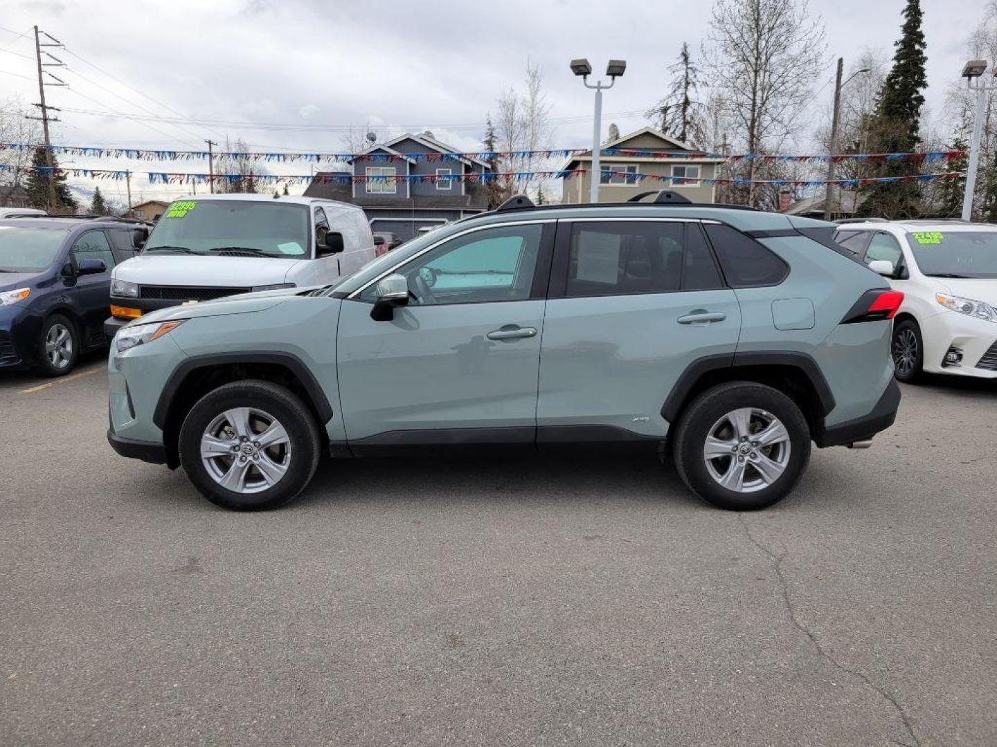 2022 GRY TOYOTA RAV4 XLE (4T3RWRFV5NU) with an 2.5L engine, Continuously Variable transmission, located at 929 East 8th Ave, Anchorage, AK, 99501, (907) 274-2277, 61.214783, -149.866074 - Photo#1