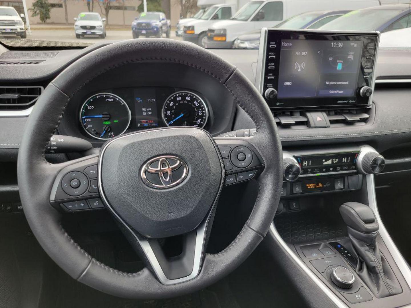 2022 GRY TOYOTA RAV4 XLE (4T3RWRFV5NU) with an 2.5L engine, Continuously Variable transmission, located at 929 East 8th Ave, Anchorage, AK, 99501, (907) 274-2277, 61.214783, -149.866074 - Photo#4