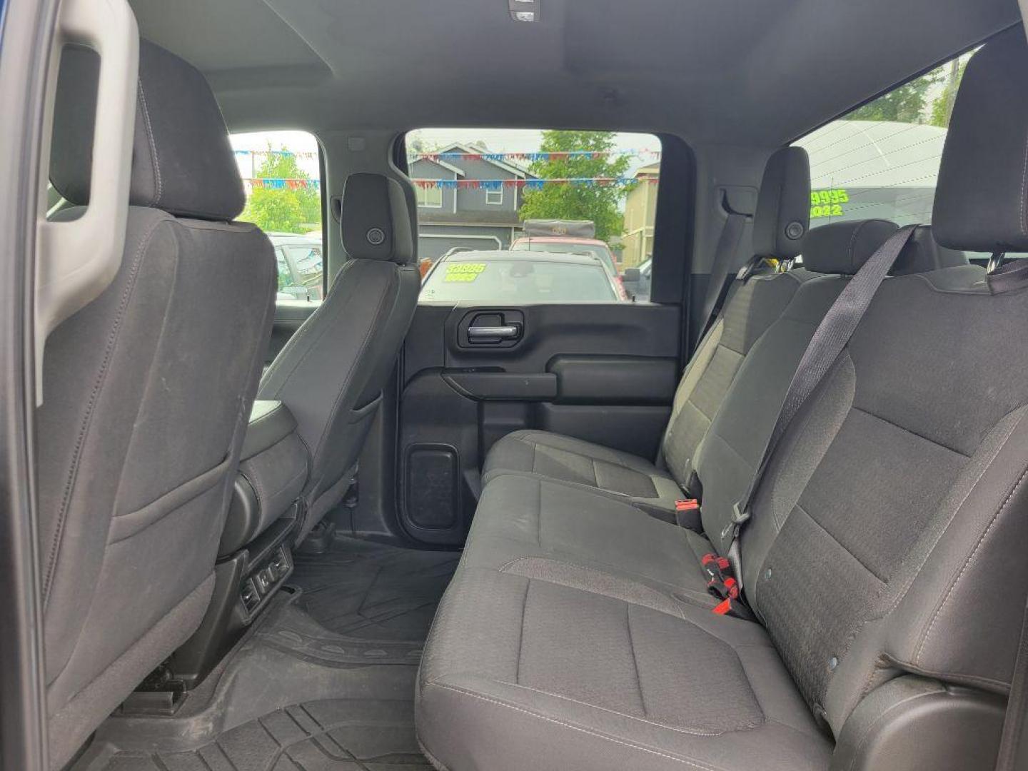 2022 BLUE CHEVROLET SILVERADO 2500 HEAVY DUTY LT (1GC4YNE71NF) with an 6.6L engine, Automatic transmission, located at 929 East 8th Ave, Anchorage, AK, 99501, (907) 274-2277, 61.214783, -149.866074 - Photo#4