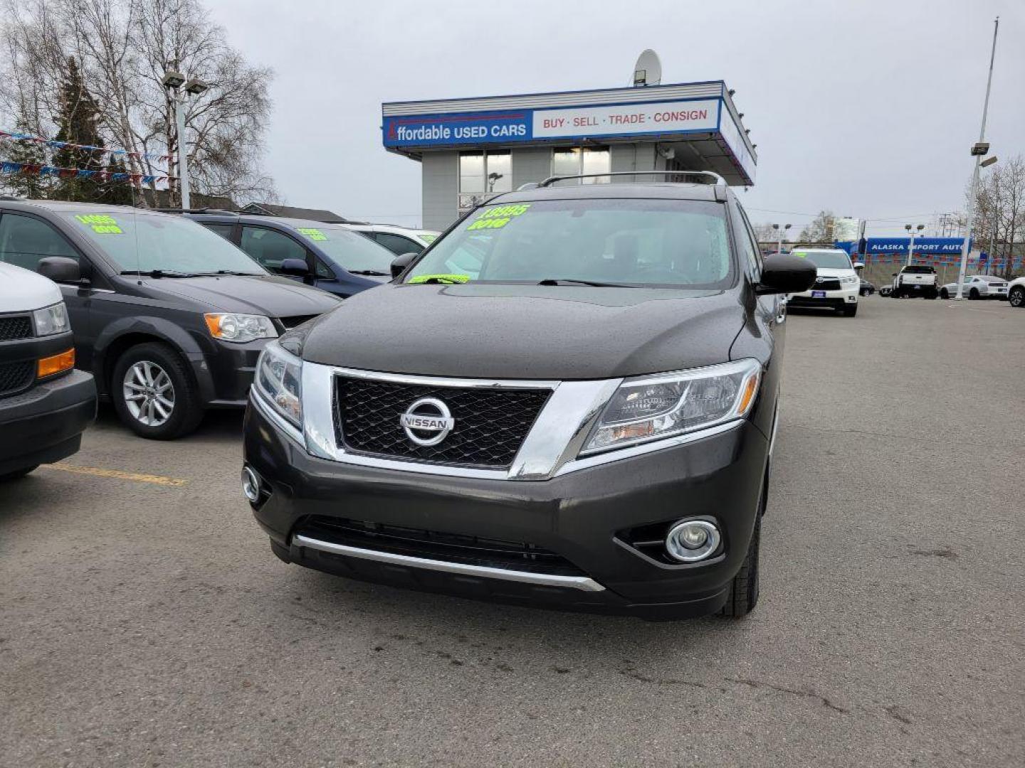 2016 GREEN NISSAN PATHFINDER SL (5N1AR2MM9GC) with an 3.5L engine, Continuously Variable transmission, located at 929 East 8th Ave, Anchorage, AK, 99501, (907) 274-2277, 61.214783, -149.866074 - Photo#0