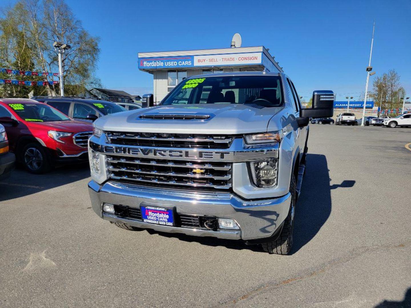 2020 SILVER CHEVROLET SILVERADO 3500 LTZ (1GC4YUE79LF) with an 6.6L engine, Automatic transmission, located at 929 East 8th Ave, Anchorage, AK, 99501, (907) 274-2277, 61.214783, -149.866074 - Photo#0