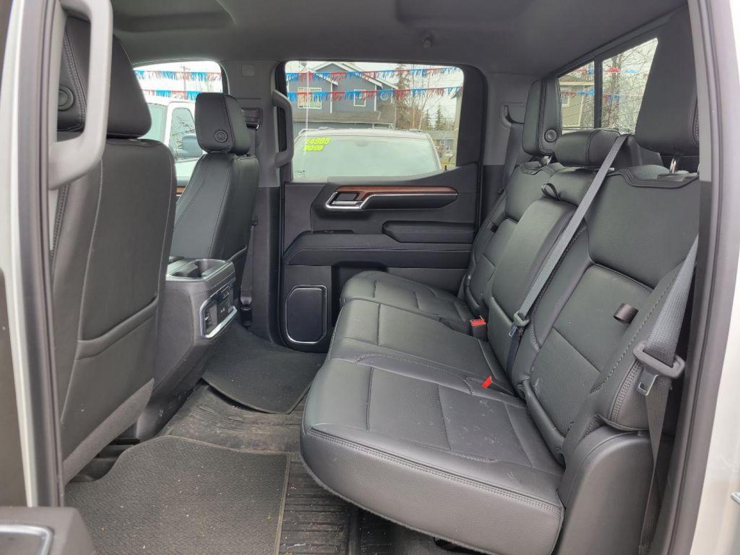 2022 SILVER GMC SIERRA 1500 DENALI (3GTUUGETXNG) with an 3.0L engine, Automatic transmission, located at 929 East 8th Ave, Anchorage, AK, 99501, (907) 274-2277, 61.214783, -149.866074 - Photo#3