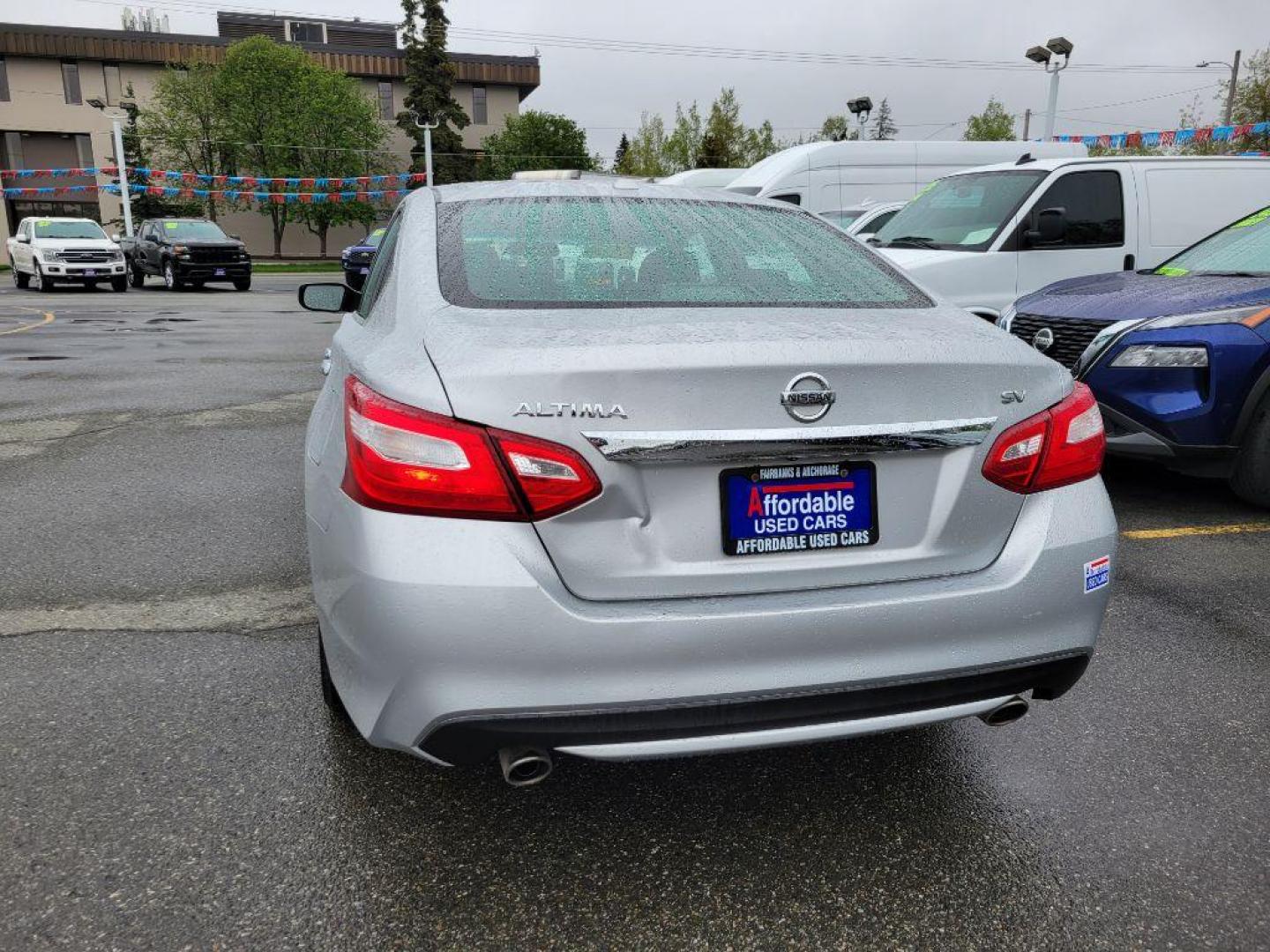 2017 SILVER NISSAN ALTIMA 2.5 (1N4AL3AP7HC) with an 2.5L engine, Continuously Variable transmission, located at 929 East 8th Ave, Anchorage, AK, 99501, (907) 274-2277, 61.214783, -149.866074 - Photo#2