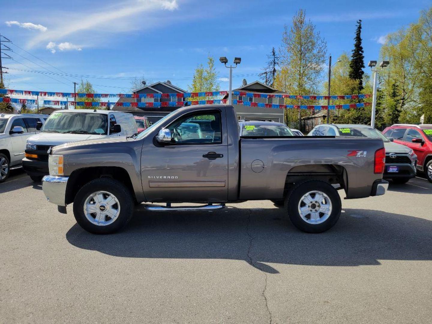 2013 BROWN CHEVROLET SILVERADO 1500 LT (1GCNKSE09DZ) with an 5.3L engine, Automatic transmission, located at 929 East 8th Ave, Anchorage, AK, 99501, (907) 274-2277, 61.214783, -149.866074 - Photo#1