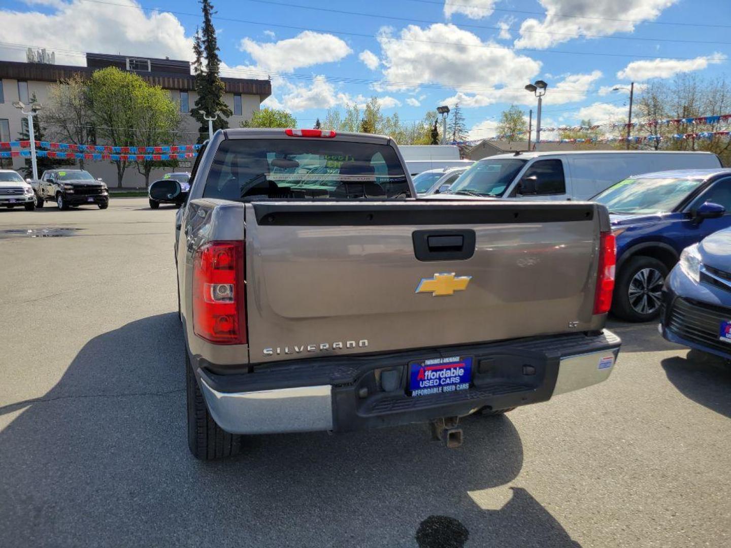 2013 BROWN CHEVROLET SILVERADO 1500 LT (1GCNKSE09DZ) with an 5.3L engine, Automatic transmission, located at 929 East 8th Ave, Anchorage, AK, 99501, (907) 274-2277, 61.214783, -149.866074 - Photo#2