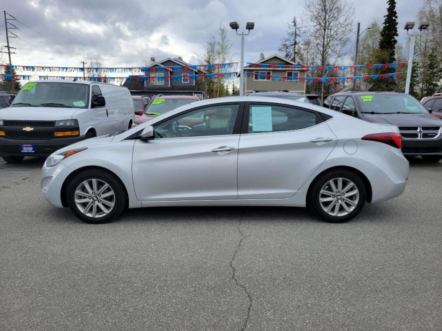 2015 SILVER HYUNDAI ELANTRA SE (5NPDH4AE2FH) with an 1.8L engine, Automatic transmission, located at 929 East 8th Ave, Anchorage, AK, 99501, (907) 274-2277, 61.214783, -149.866074 - Photo#1