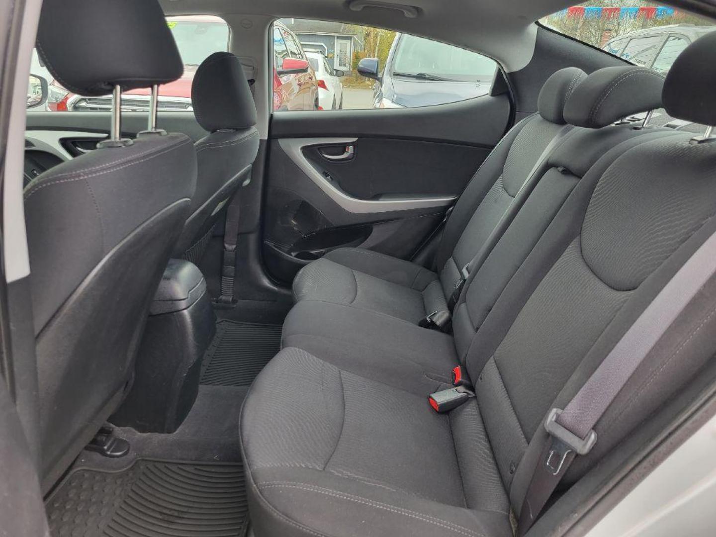 2015 SILVER HYUNDAI ELANTRA SE (5NPDH4AE2FH) with an 1.8L engine, Automatic transmission, located at 929 East 8th Ave, Anchorage, AK, 99501, (907) 274-2277, 61.214783, -149.866074 - Photo#3