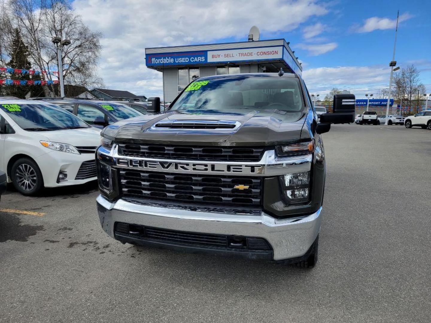 2023 BRONZE CHEVROLET SILVERADO 2500 HEAVY DUTY LT (2GC4YNE75P1) with an 6.6L engine, Automatic transmission, located at 929 East 8th Ave, Anchorage, AK, 99501, (907) 274-2277, 61.214783, -149.866074 - Photo#0