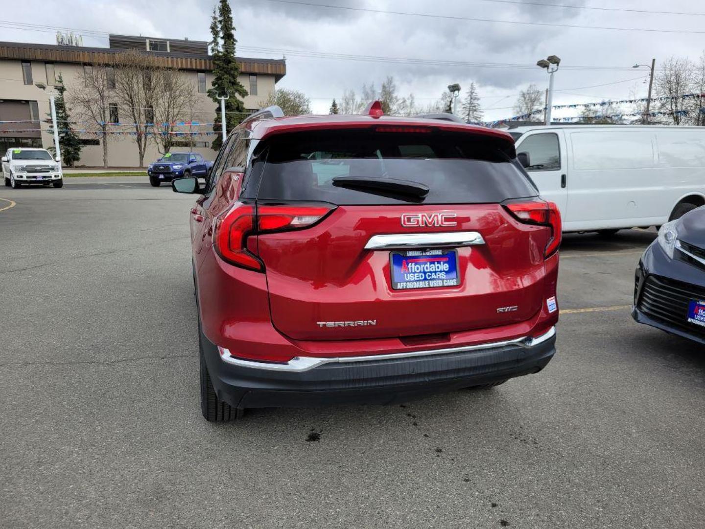 2020 RED GMC TERRAIN SLT (3GKALVEV5LL) with an 1.5L engine, Automatic transmission, located at 929 East 8th Ave, Anchorage, AK, 99501, (907) 274-2277, 61.214783, -149.866074 - Photo#2