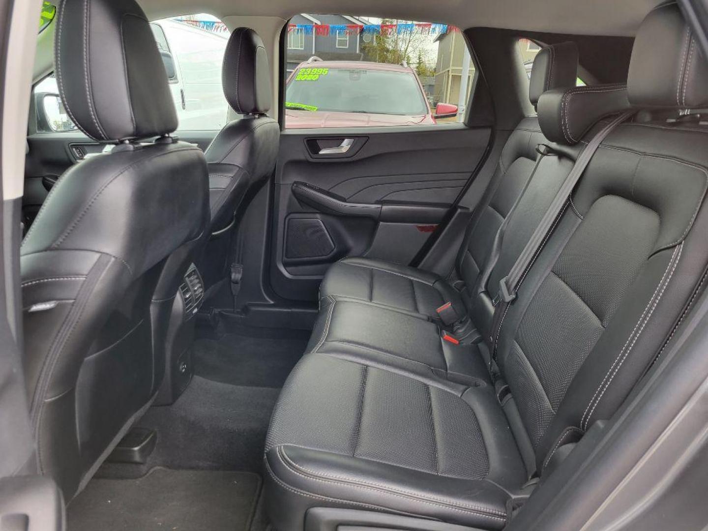 2022 GRAY FORD ESCAPE SEL (1FMCU9H64NU) with an 1.5L engine, Automatic transmission, located at 929 East 8th Ave, Anchorage, AK, 99501, (907) 274-2277, 61.214783, -149.866074 - Photo#3