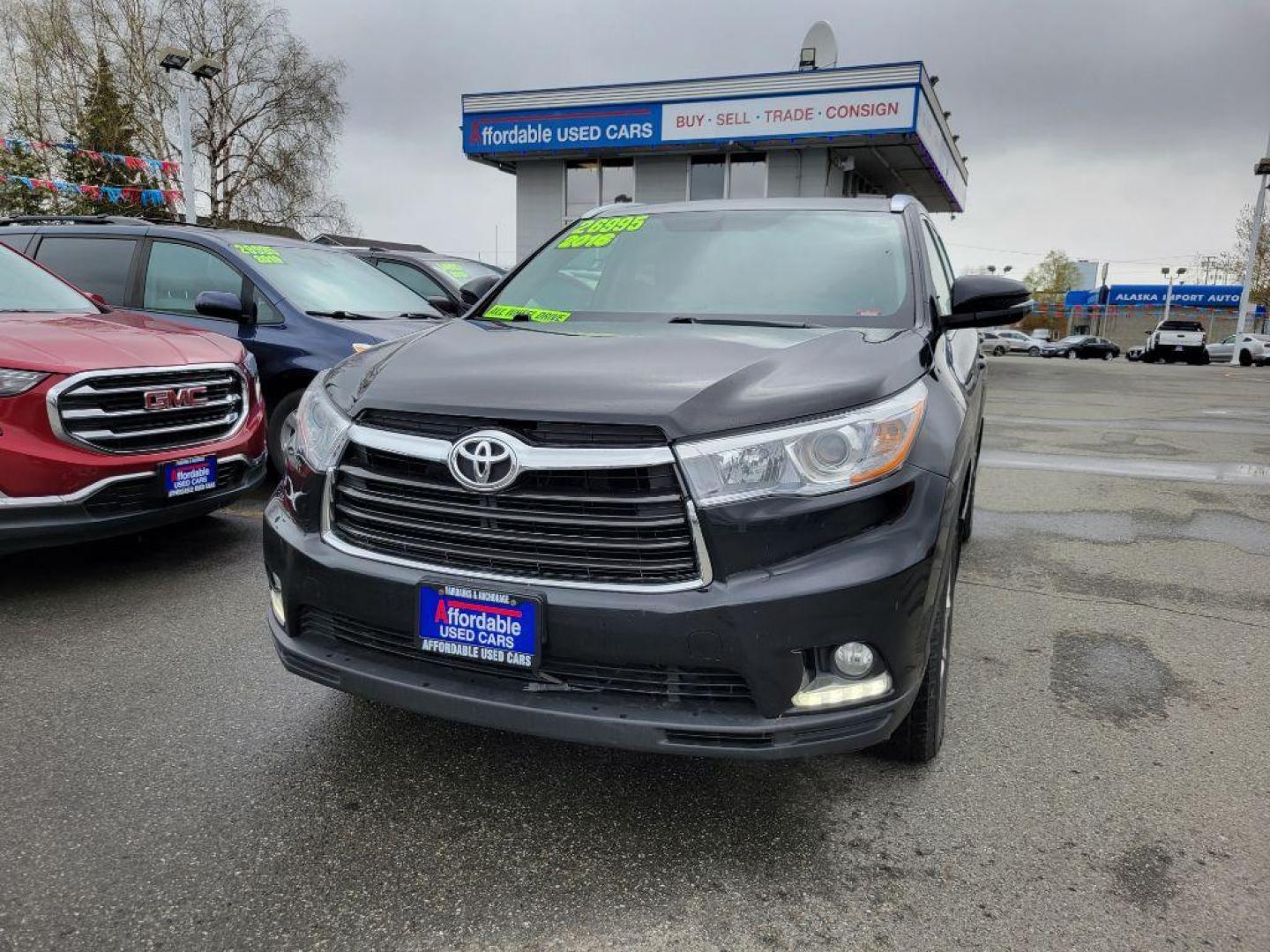 2016 BLACK TOYOTA HIGHLANDER LIMITED (5TDDKRFH7GS) with an 3.5L engine, Automatic transmission, located at 929 East 8th Ave, Anchorage, AK, 99501, (907) 274-2277, 61.214783, -149.866074 - Photo#0