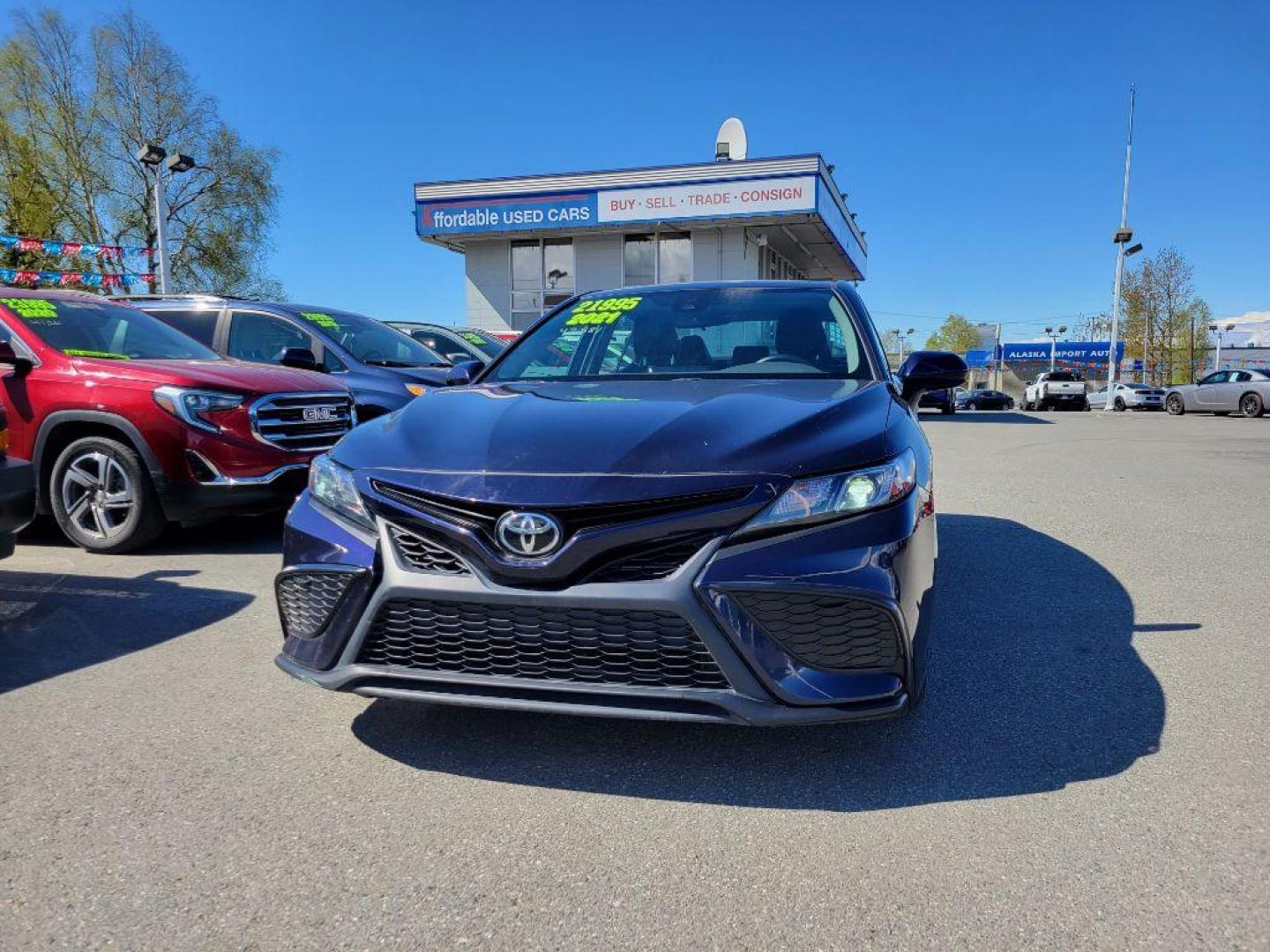 2021 BLUE TOYOTA CAMRY SE (4T1G11AK9MU) with an 2.5L engine, Automatic transmission, located at 929 East 8th Ave, Anchorage, AK, 99501, (907) 274-2277, 61.214783, -149.866074 - Photo#0