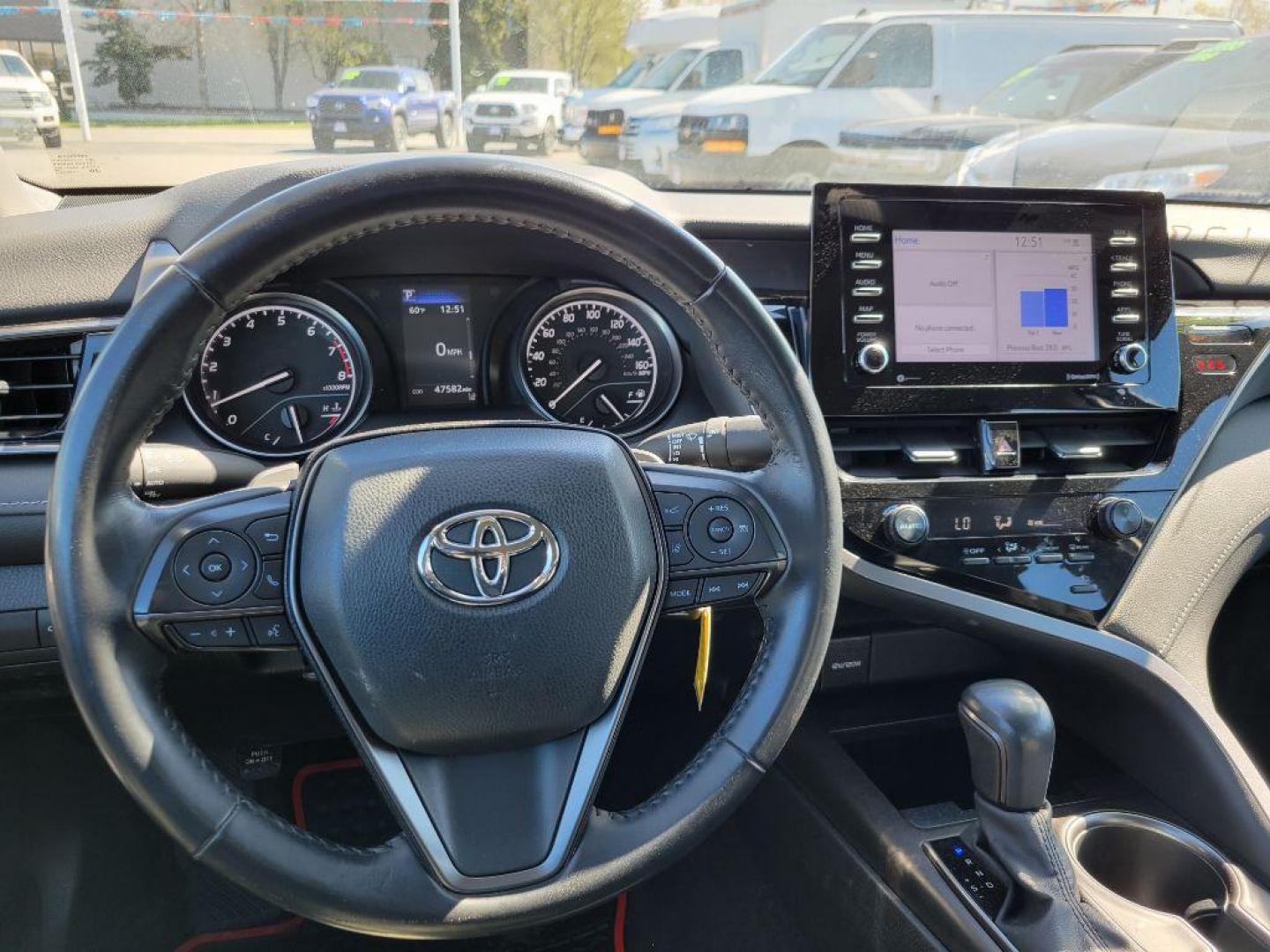 2021 BLUE TOYOTA CAMRY SE (4T1G11AK9MU) with an 2.5L engine, Automatic transmission, located at 929 East 8th Ave, Anchorage, AK, 99501, (907) 274-2277, 61.214783, -149.866074 - Photo#4