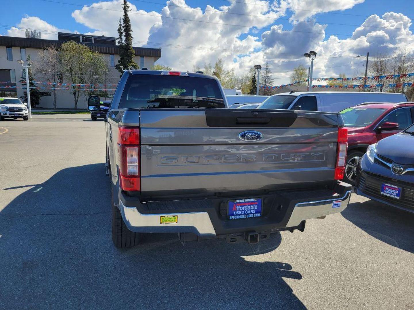 2022 GRAY FORD F250 SUPER DUTY (1FT7W2BT2NE) with an 6.7L engine, Automatic transmission, located at 929 East 8th Ave, Anchorage, AK, 99501, (907) 274-2277, 61.214783, -149.866074 - Photo#2