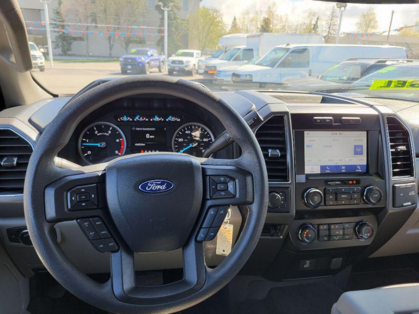 2022 GRAY FORD F250 SUPER DUTY (1FT7W2BT2NE) with an 6.7L engine, Automatic transmission, located at 929 East 8th Ave, Anchorage, AK, 99501, (907) 274-2277, 61.214783, -149.866074 - Photo#4