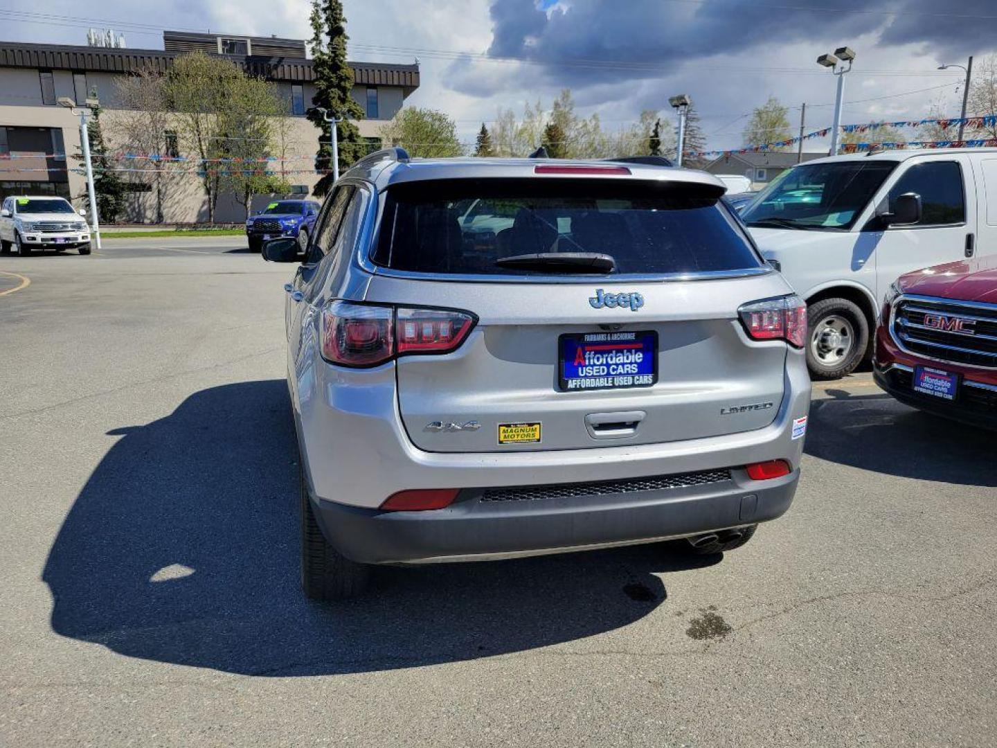 2020 SILVER JEEP COMPASS LIMITED (3C4NJDCB9LT) with an 2.4L engine, Automatic transmission, located at 929 East 8th Ave, Anchorage, AK, 99501, (907) 274-2277, 61.214783, -149.866074 - Photo#2