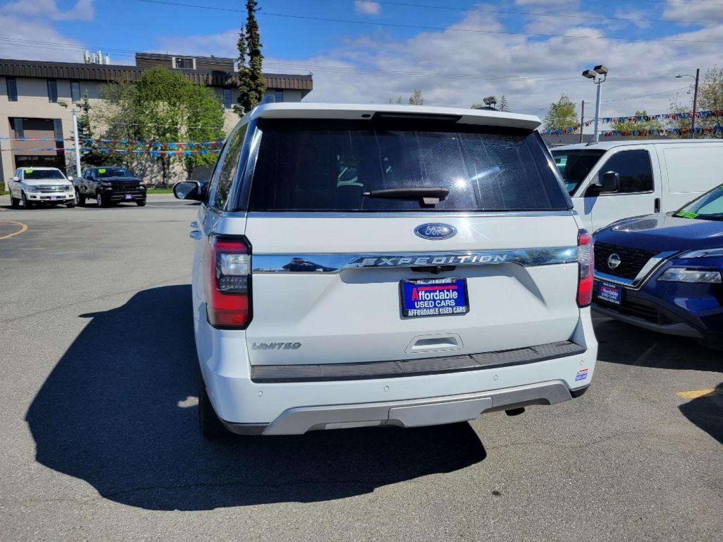 2020 WHITE FORD EXPEDITION LIMITED (1FMJU2ATXLE) with an 3.5L engine, Automatic transmission, located at 929 East 8th Ave, Anchorage, AK, 99501, (907) 274-2277, 61.214783, -149.866074 - Photo#2