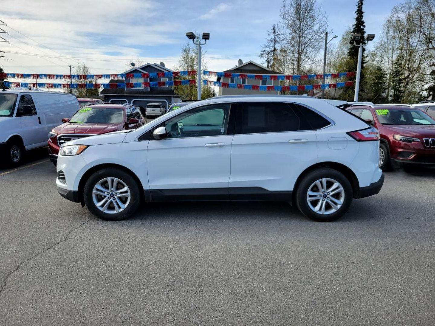 2020 WHITE FORD EDGE SEL (2FMPK4J91LB) with an 2.0L engine, Automatic transmission, located at 929 East 8th Ave, Anchorage, AK, 99501, (907) 274-2277, 61.214783, -149.866074 - Photo#1