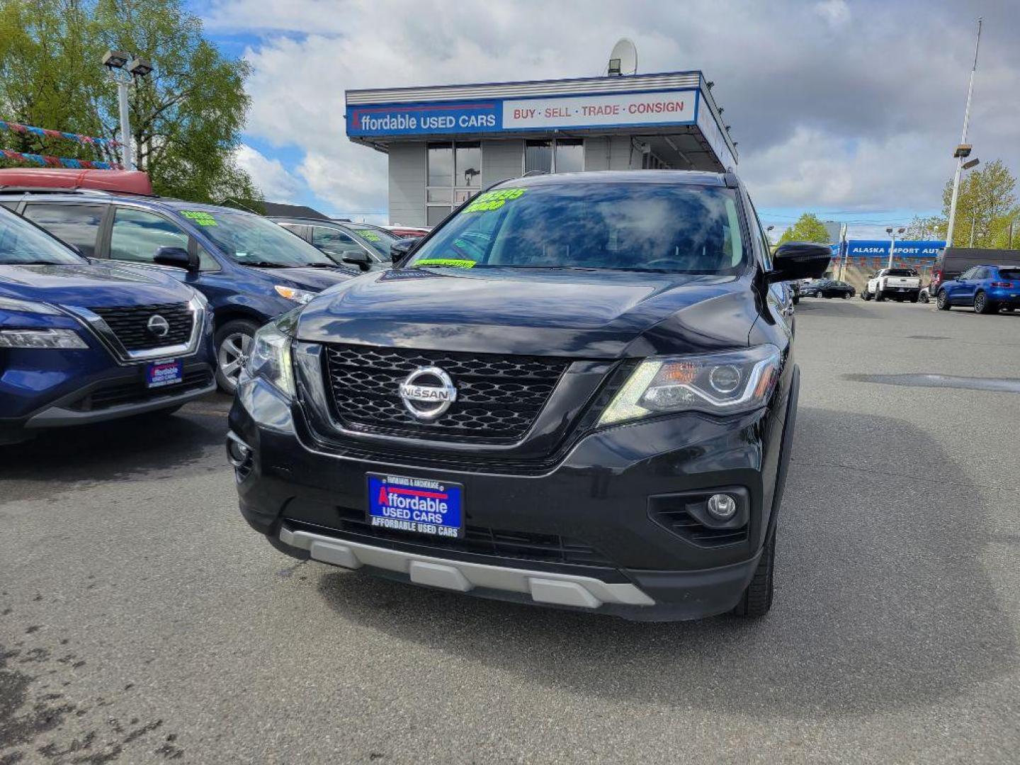 2020 BLACK NISSAN PATHFINDER SL (5N1DR2CMXLC) with an 3.5L engine, Continuously Variable transmission, located at 929 East 8th Ave, Anchorage, AK, 99501, (907) 274-2277, 61.214783, -149.866074 - Photo#0