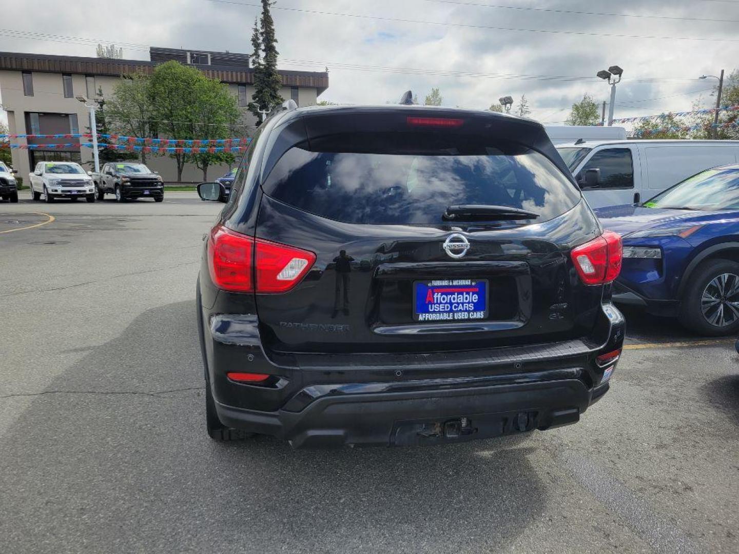 2020 BLACK NISSAN PATHFINDER SL (5N1DR2CMXLC) with an 3.5L engine, Continuously Variable transmission, located at 929 East 8th Ave, Anchorage, AK, 99501, (907) 274-2277, 61.214783, -149.866074 - Photo#2