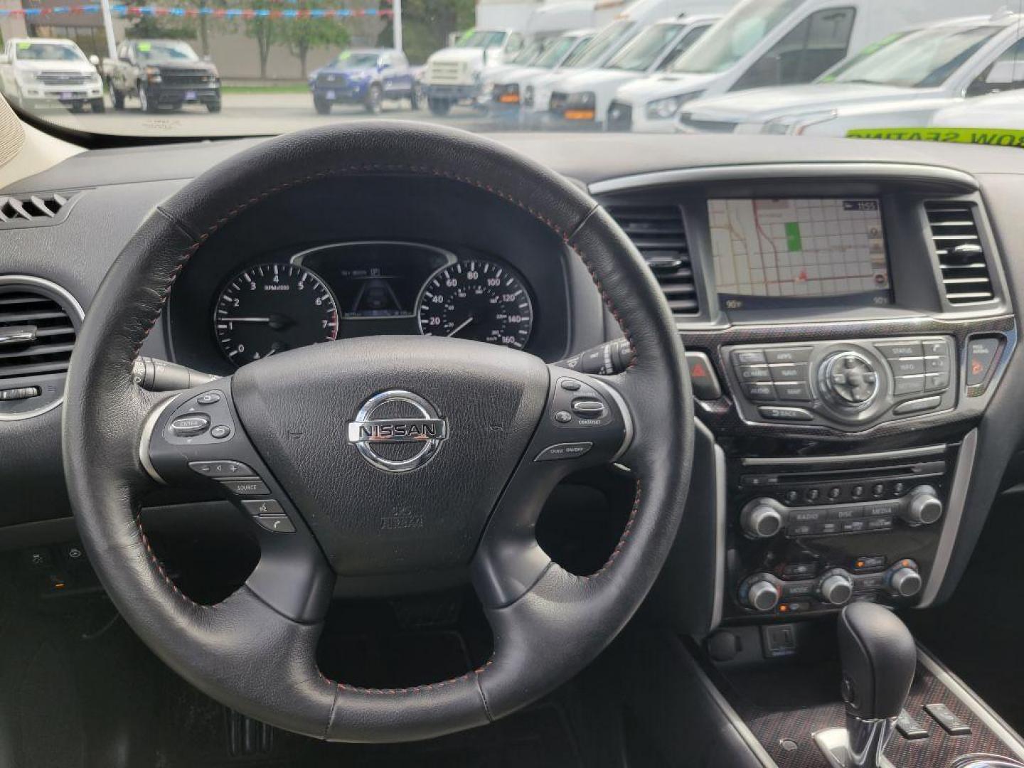 2020 BLACK NISSAN PATHFINDER SL (5N1DR2CMXLC) with an 3.5L engine, Continuously Variable transmission, located at 929 East 8th Ave, Anchorage, AK, 99501, (907) 274-2277, 61.214783, -149.866074 - Photo#4