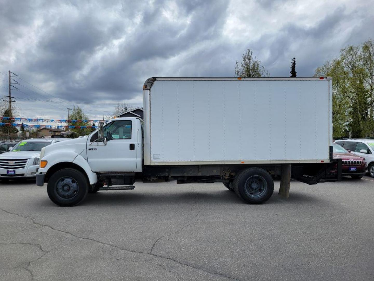 2006 WHITE FORD F750 SUPER DUTY (3FRWF75Y46V) with an 6.0L engine, Automatic transmission, located at 929 East 8th Ave, Anchorage, AK, 99501, (907) 274-2277, 61.214783, -149.866074 - Photo#1