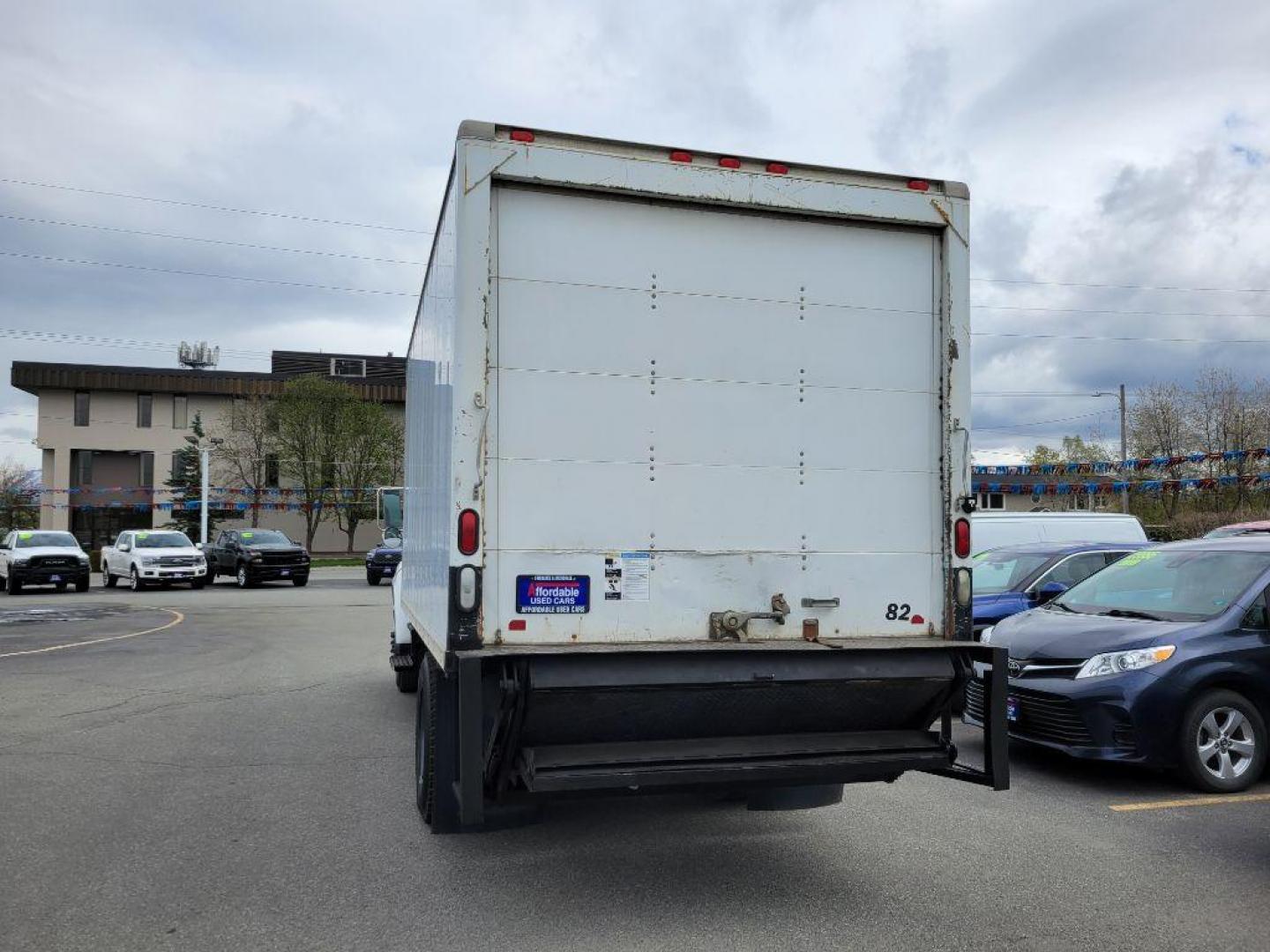 2006 WHITE FORD F750 SUPER DUTY (3FRWF75Y46V) with an 6.0L engine, Automatic transmission, located at 929 East 8th Ave, Anchorage, AK, 99501, (907) 274-2277, 61.214783, -149.866074 - Photo#2