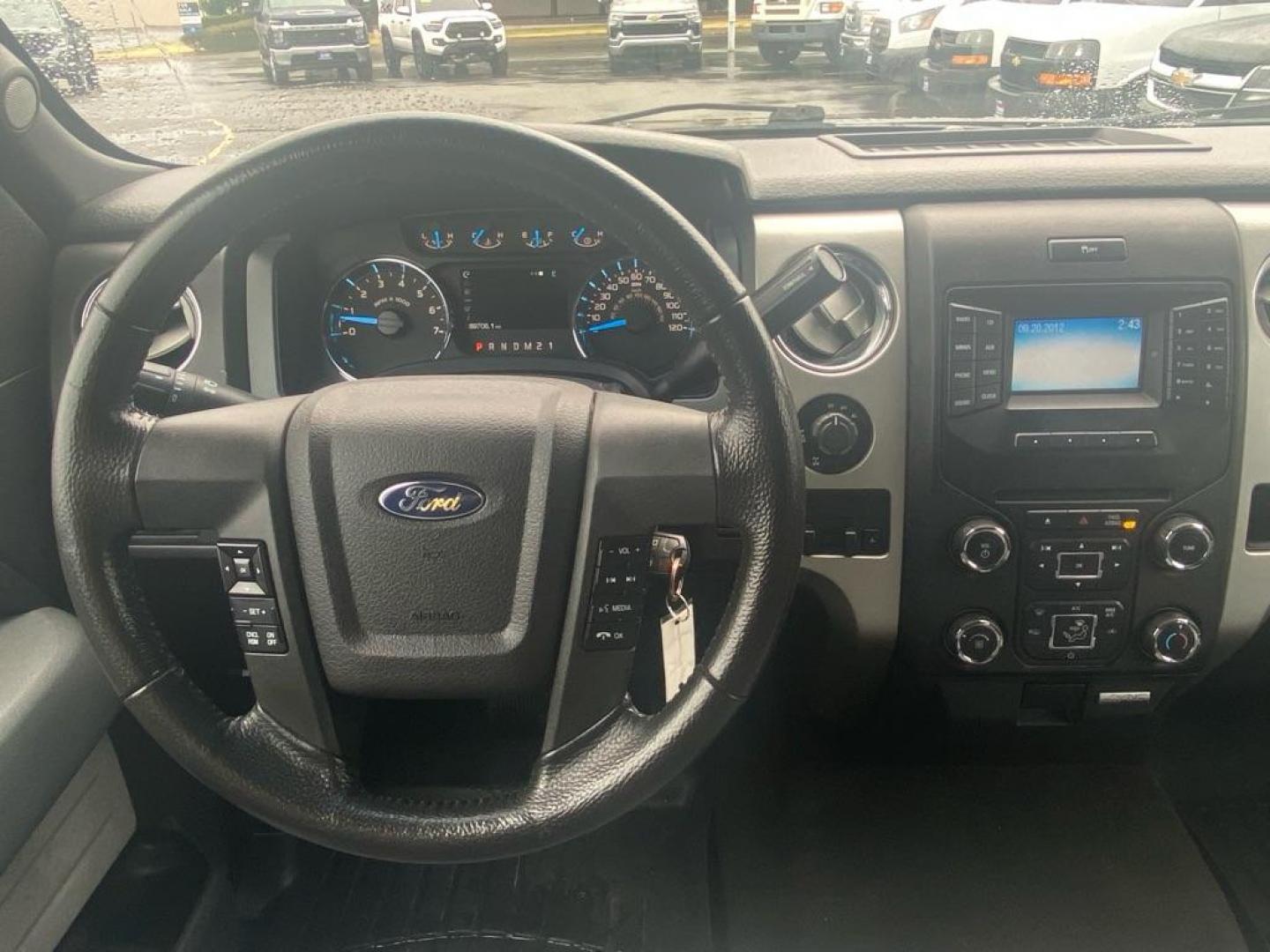 2013 GRAY FORD F150 SUPERCREW (1FTFW1ET2DF) with an 3.5L engine, Automatic transmission, located at 929 East 8th Ave, Anchorage, AK, 99501, (907) 274-2277, 61.214783, -149.866074 - Photo#4