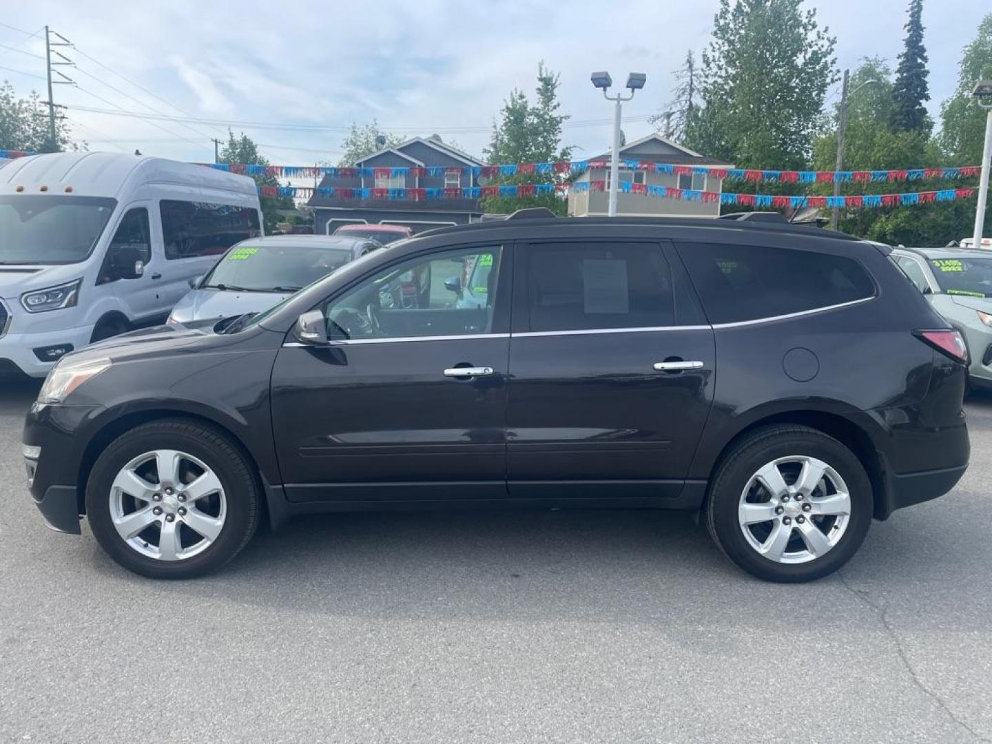 2017 GRAY CHEVROLET TRAVERSE LT (1GNKVGKD5HJ) with an 3.6L engine, Automatic transmission, located at 929 East 8th Ave, Anchorage, AK, 99501, (907) 274-2277, 61.214783, -149.866074 - Photo#1