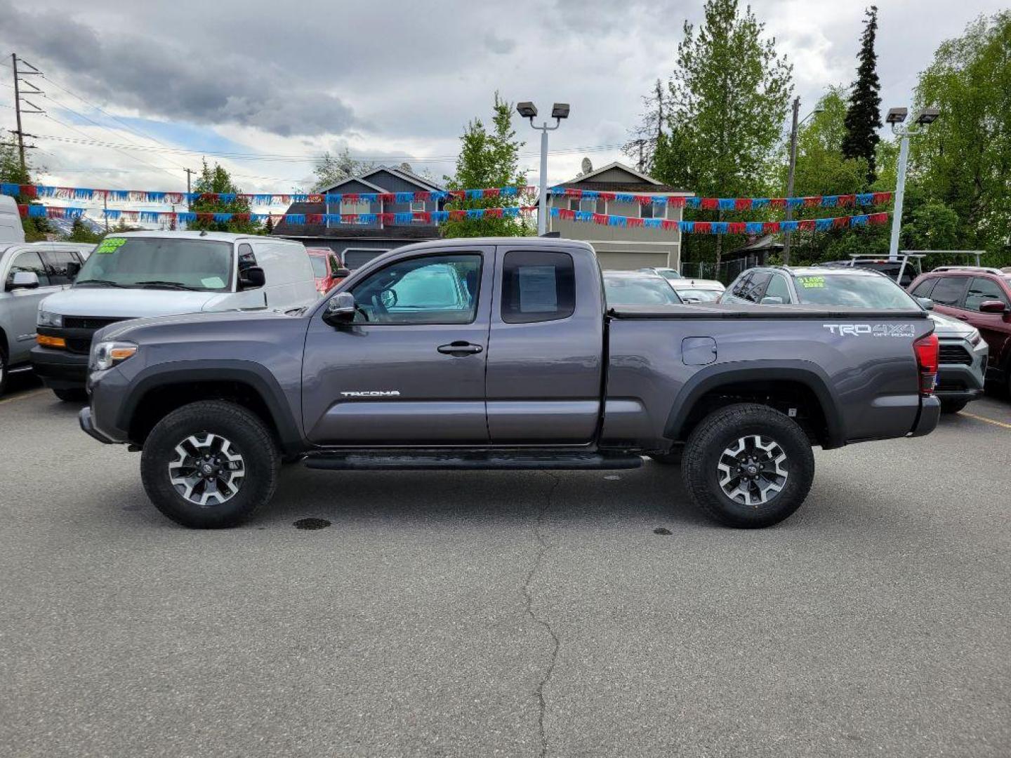 2019 GRAY TOYOTA TACOMA TRD ACCESS CAB (5TFSZ5AN7KX) with an 3.5L engine, Automatic transmission, located at 929 East 8th Ave, Anchorage, AK, 99501, (907) 274-2277, 61.214783, -149.866074 - Photo#1