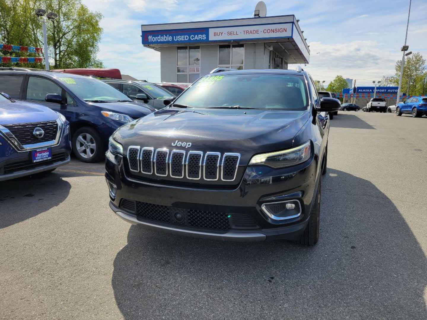 2021 BLACK JEEP CHEROKEE LIMITED (1C4PJMDX6MD) with an 3.2L engine, Automatic transmission, located at 929 East 8th Ave, Anchorage, AK, 99501, (907) 274-2277, 61.214783, -149.866074 - Photo#0