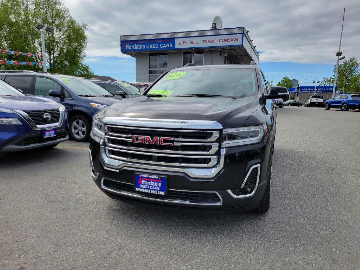 2022 BLACK GMC ACADIA SLT (1GKKNUL48NZ) with an 2.0L engine, Automatic transmission, located at 929 East 8th Ave, Anchorage, AK, 99501, (907) 274-2277, 61.214783, -149.866074 - Photo#0