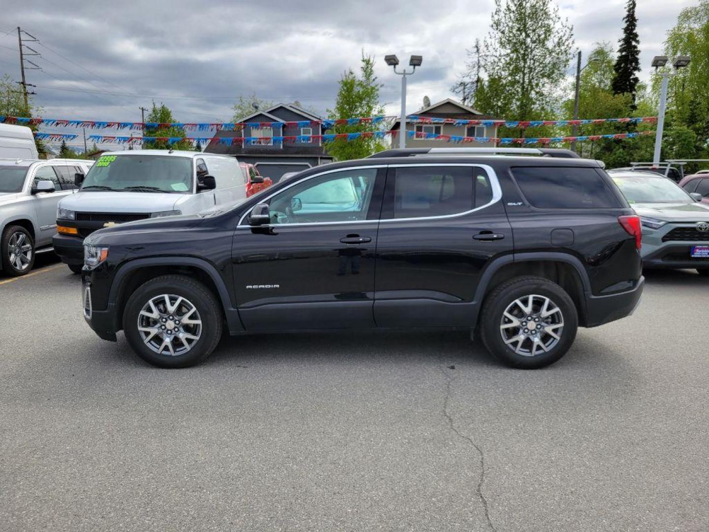 2022 BLACK GMC ACADIA SLT (1GKKNUL48NZ) with an 2.0L engine, Automatic transmission, located at 929 East 8th Ave, Anchorage, AK, 99501, (907) 274-2277, 61.214783, -149.866074 - Photo#1