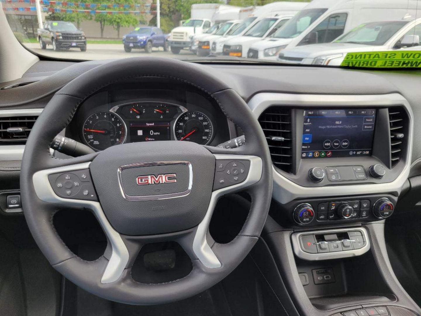 2022 BLACK GMC ACADIA SLT (1GKKNUL48NZ) with an 2.0L engine, Automatic transmission, located at 929 East 8th Ave, Anchorage, AK, 99501, (907) 274-2277, 61.214783, -149.866074 - Photo#4